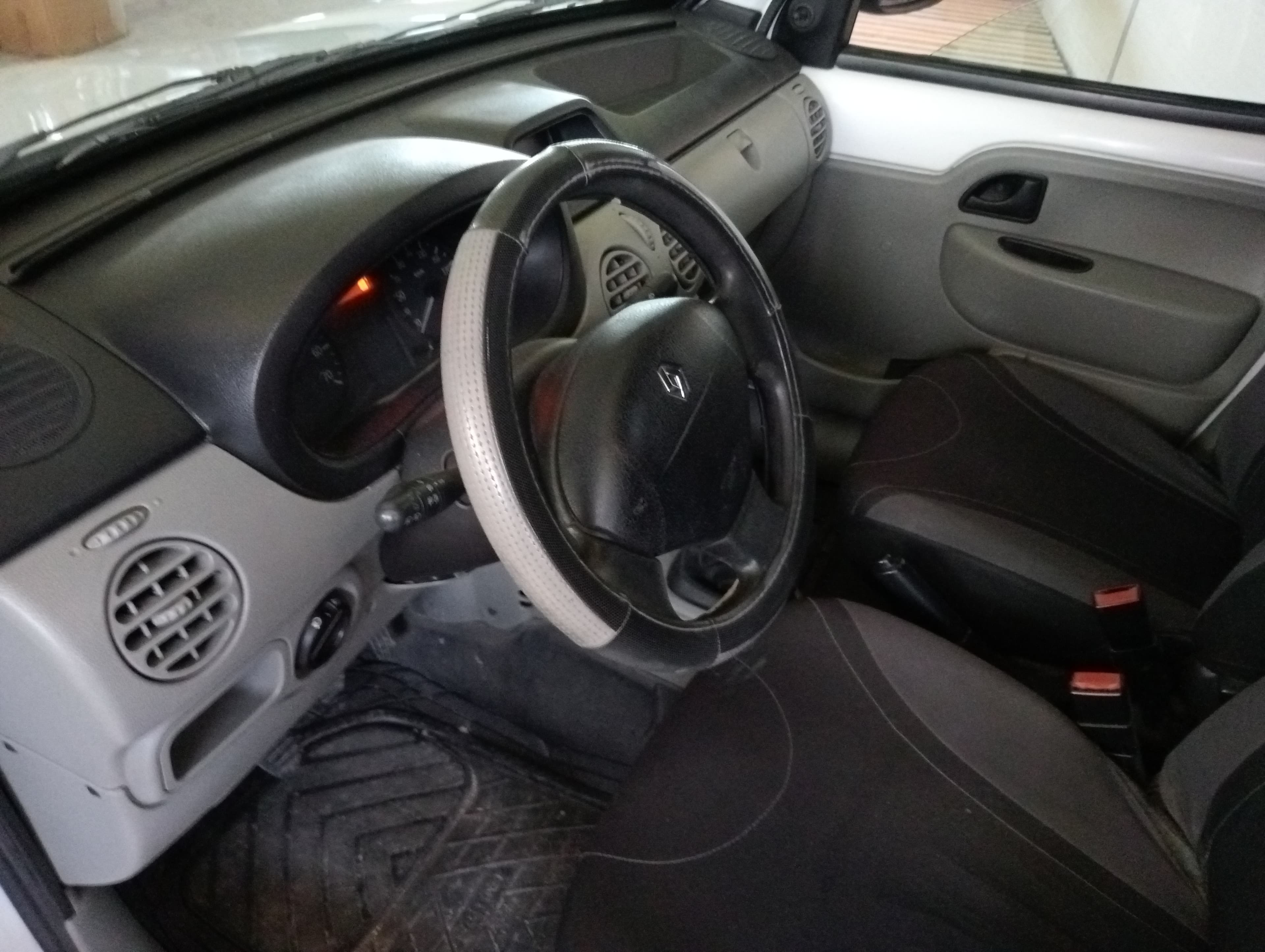 Renault Kangoo · Ano 2008 — image 7