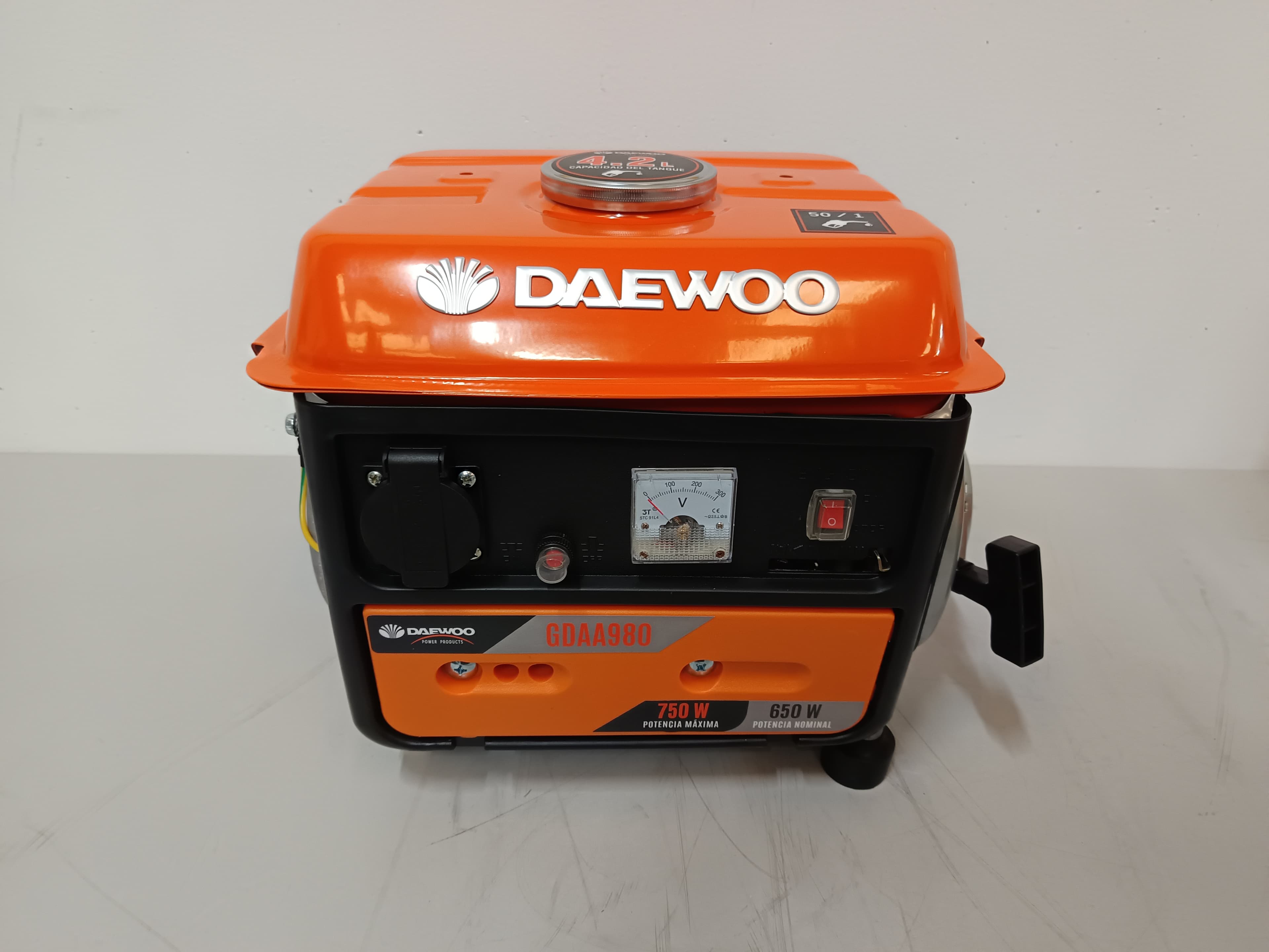 Gerador a gasolina Daewoo — imagem 3