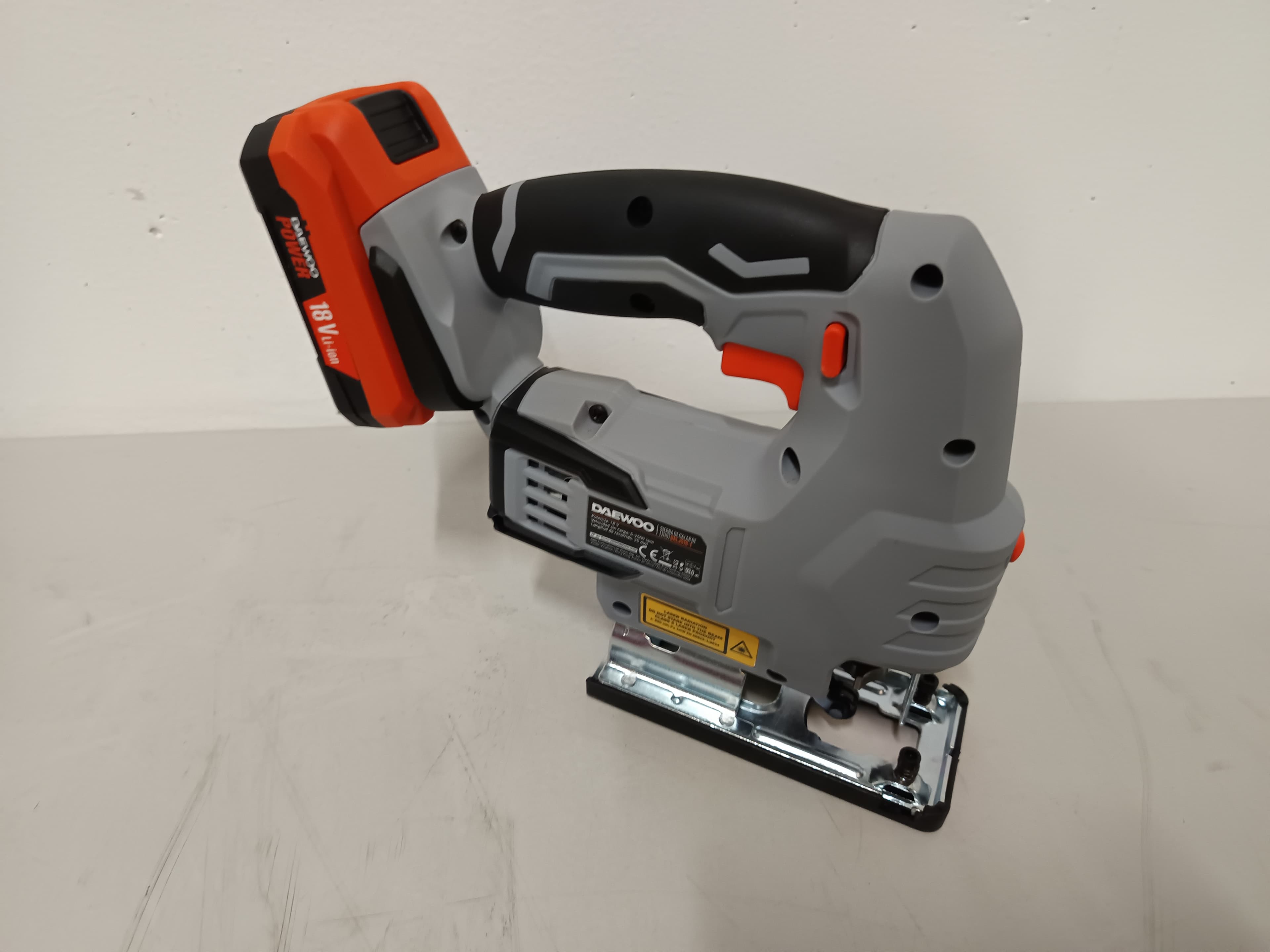 Sierra caladora Daewoo — imagen 3