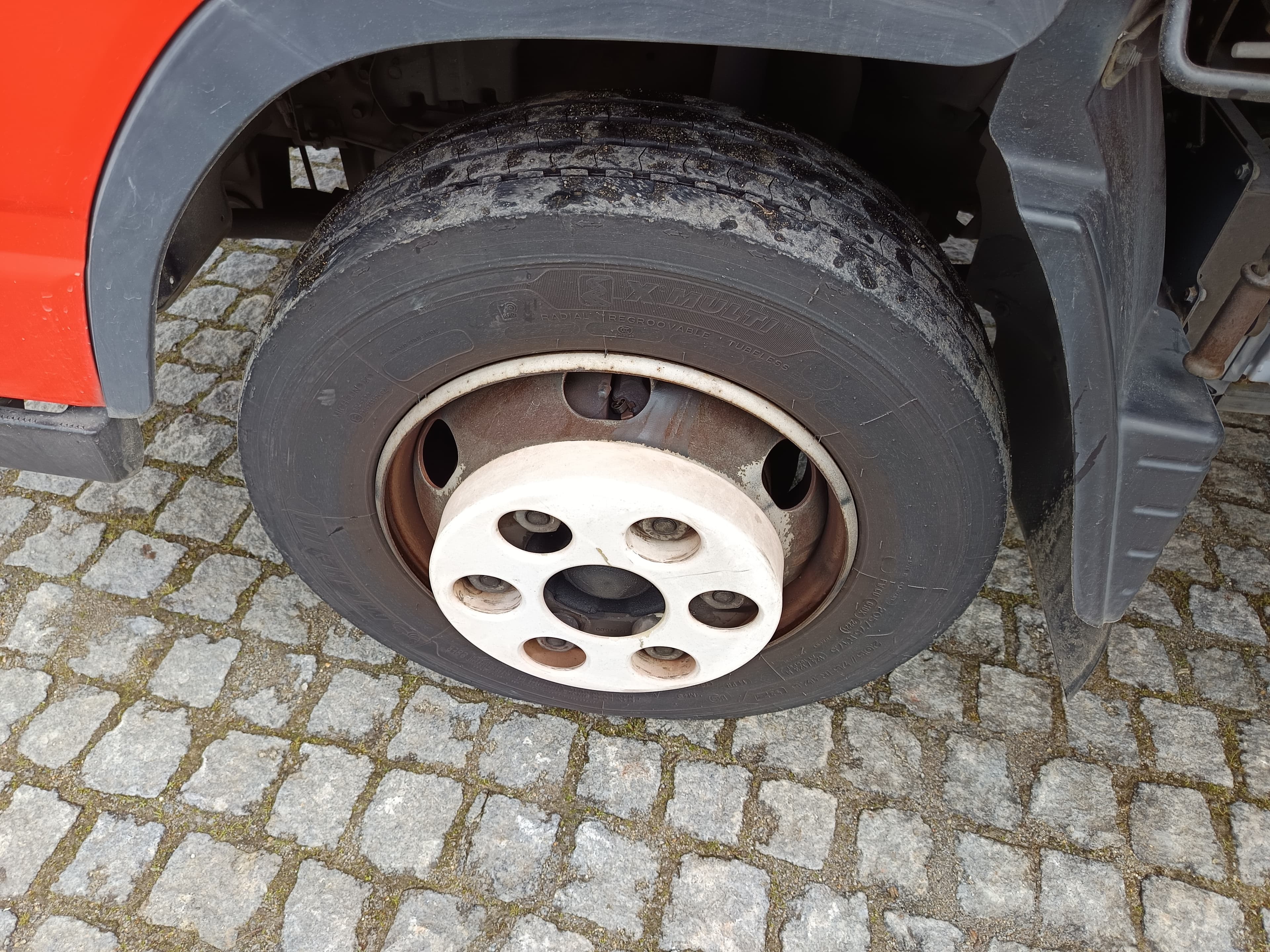 Mitsubishi Canter 7C18 · Ano 2012 — imagen 17