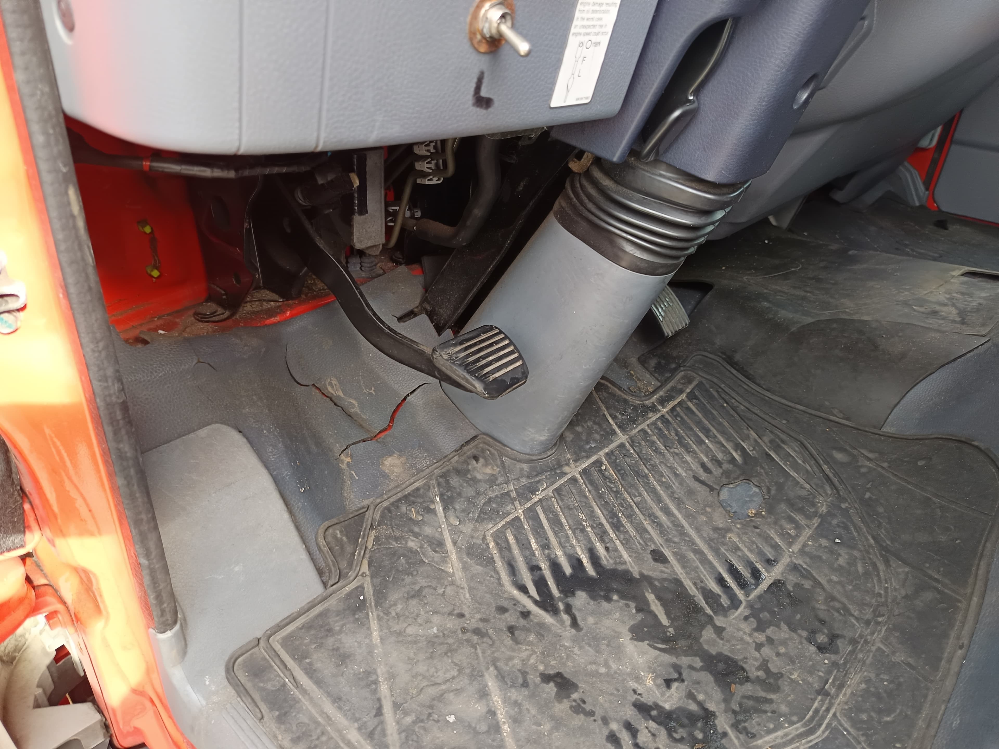 Mitsubishi Canter 7C18 · Ano 2012 — imagen 24