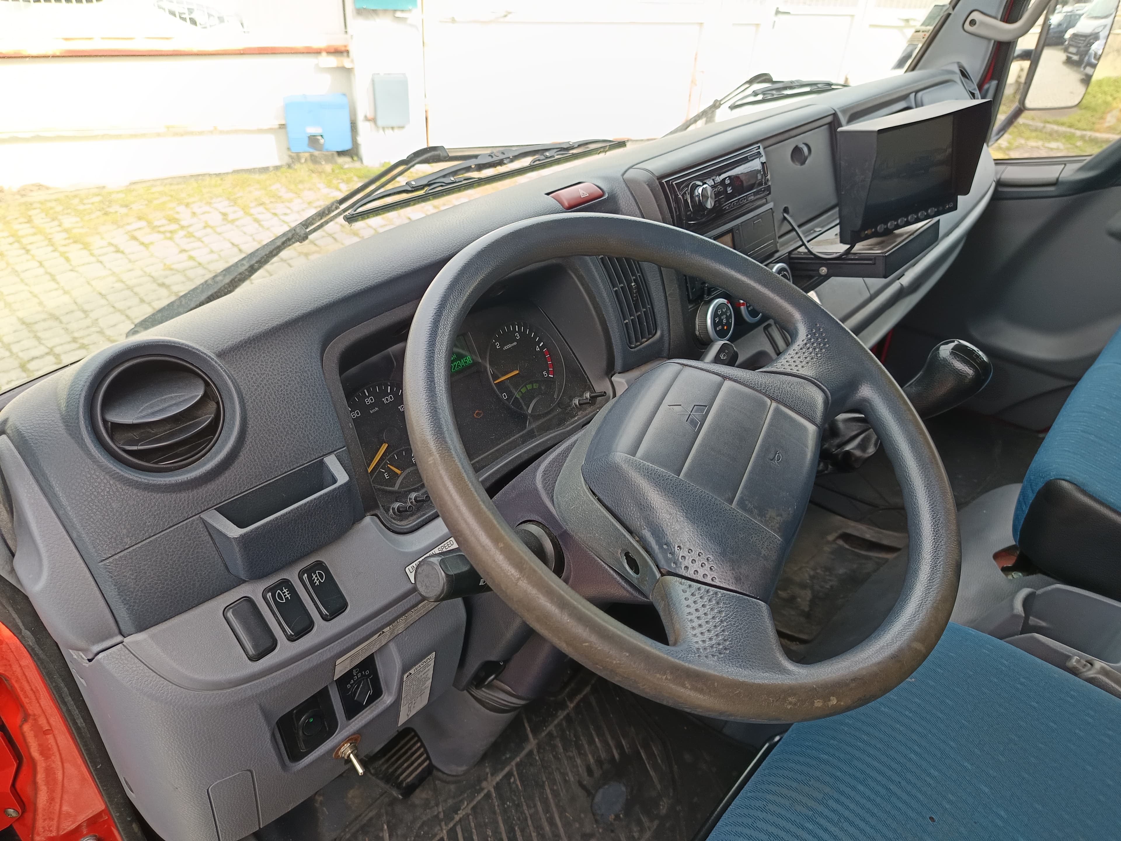 Mitsubishi Canter 7C18 · Ano 2012 — imagen 25