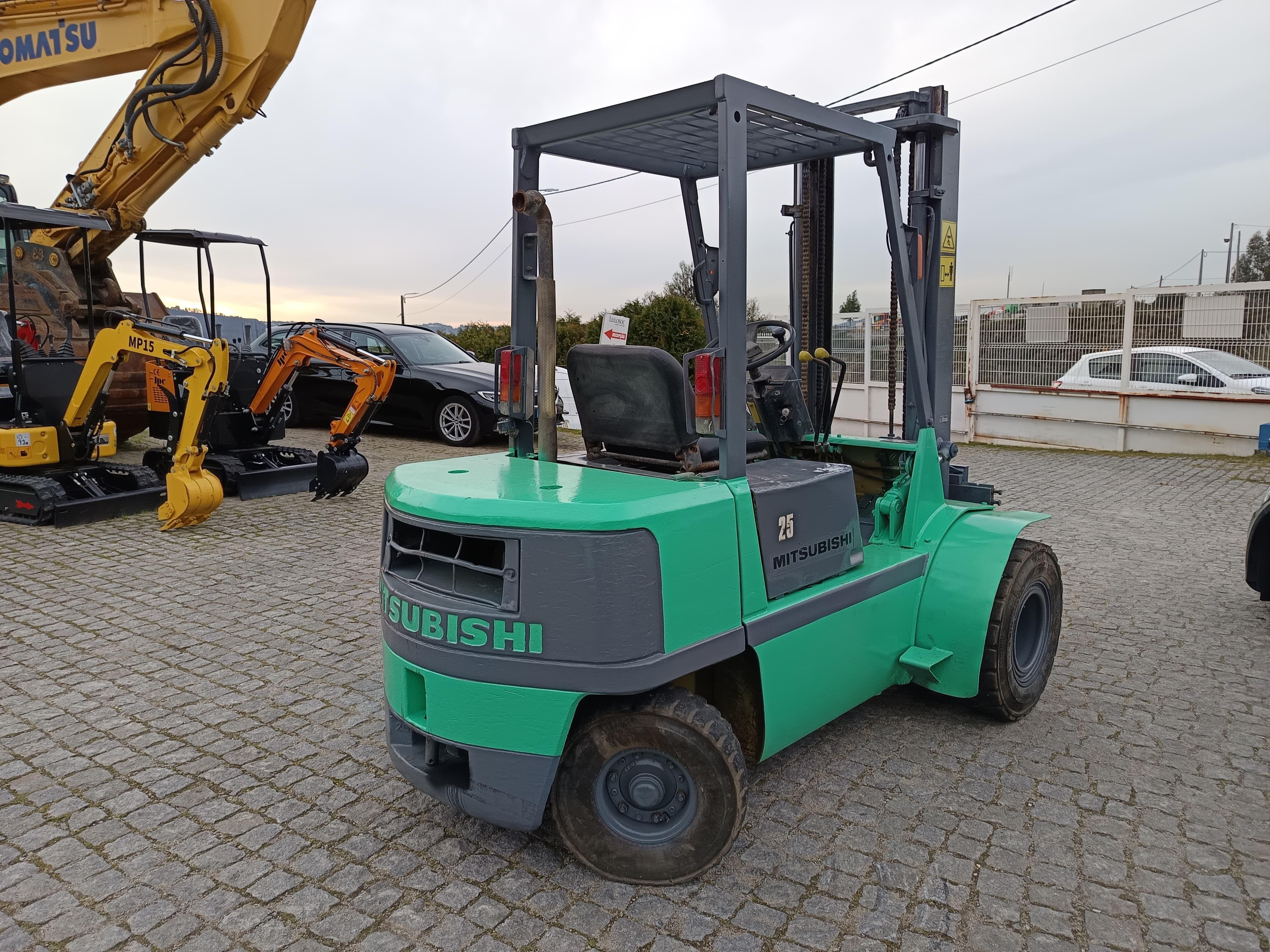Empilhador Mitsubishi FD25T — imagen 7