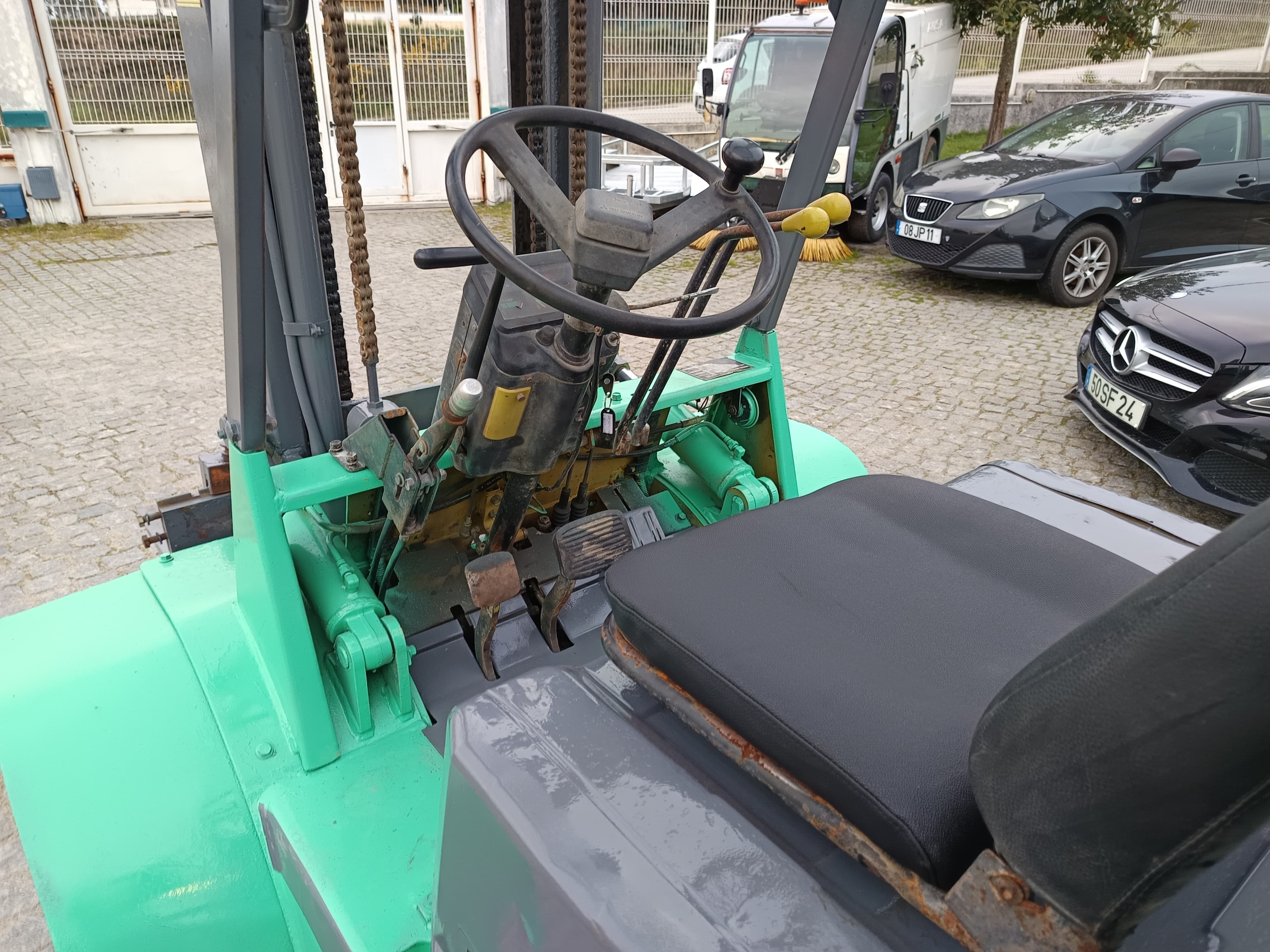 Empilhador Mitsubishi FD25T — imagen 8
