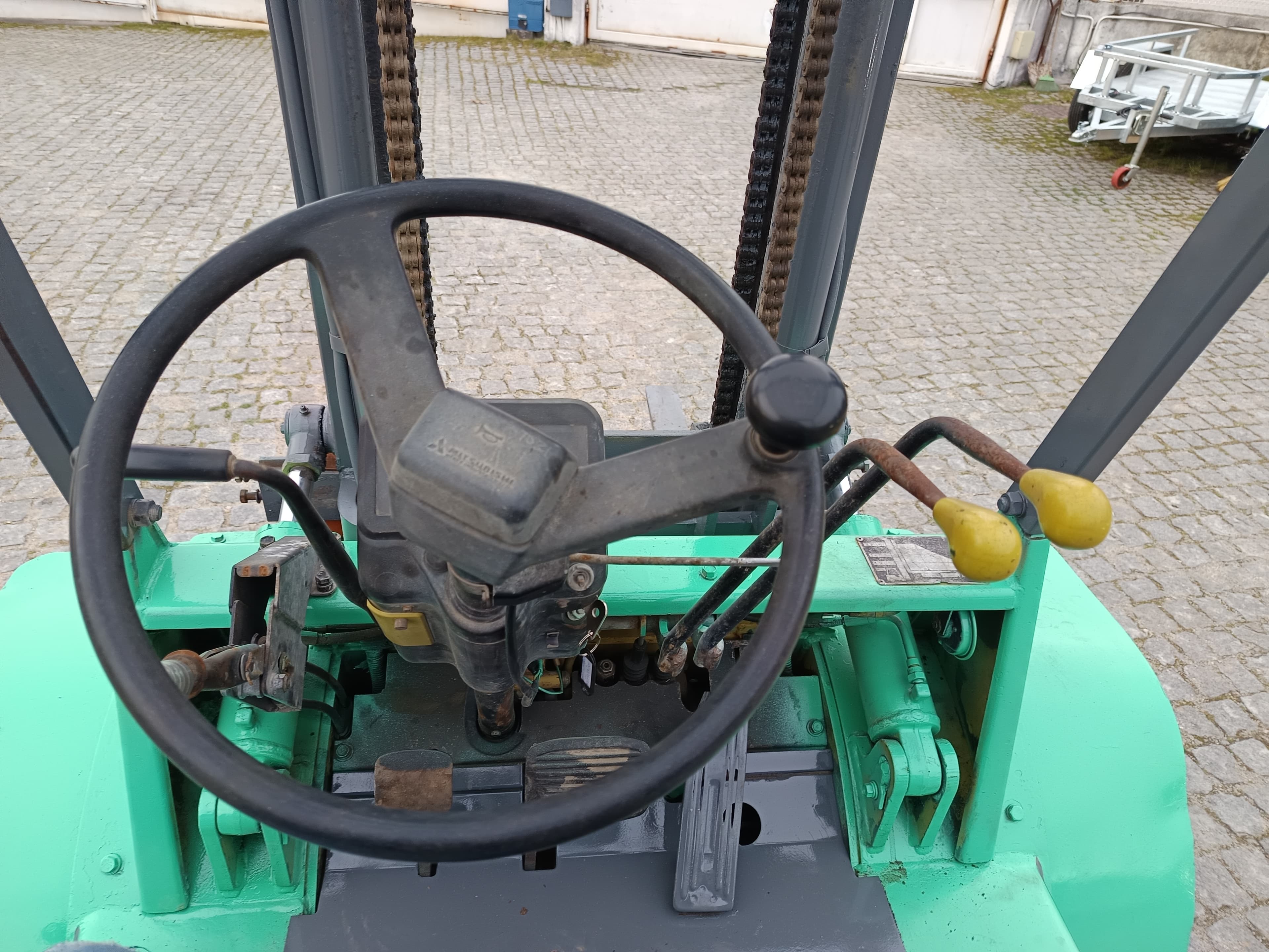 Empilhador Mitsubishi FD25T — imagen 10
