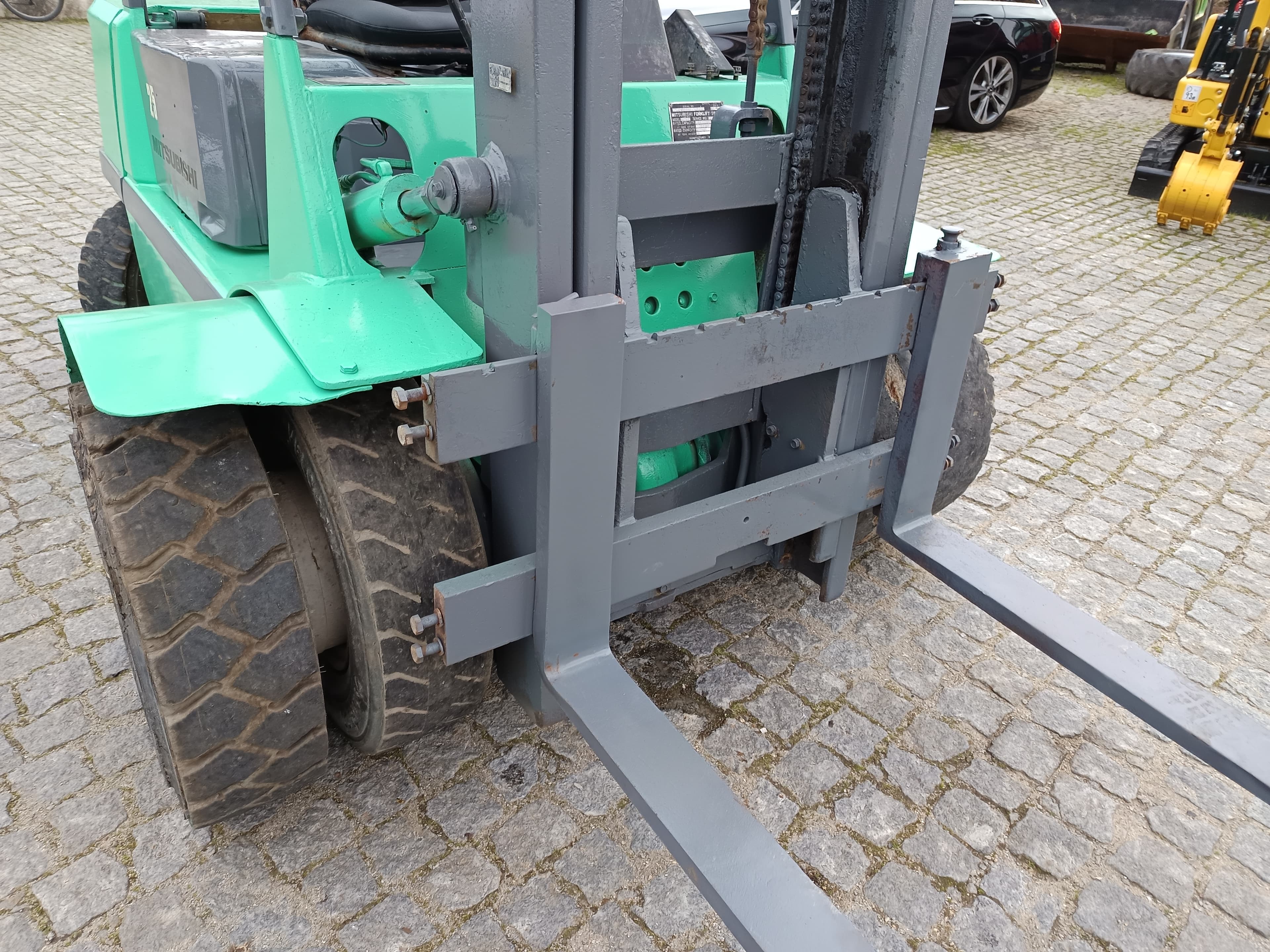 Empilhador Mitsubishi FD25T — imagen 3