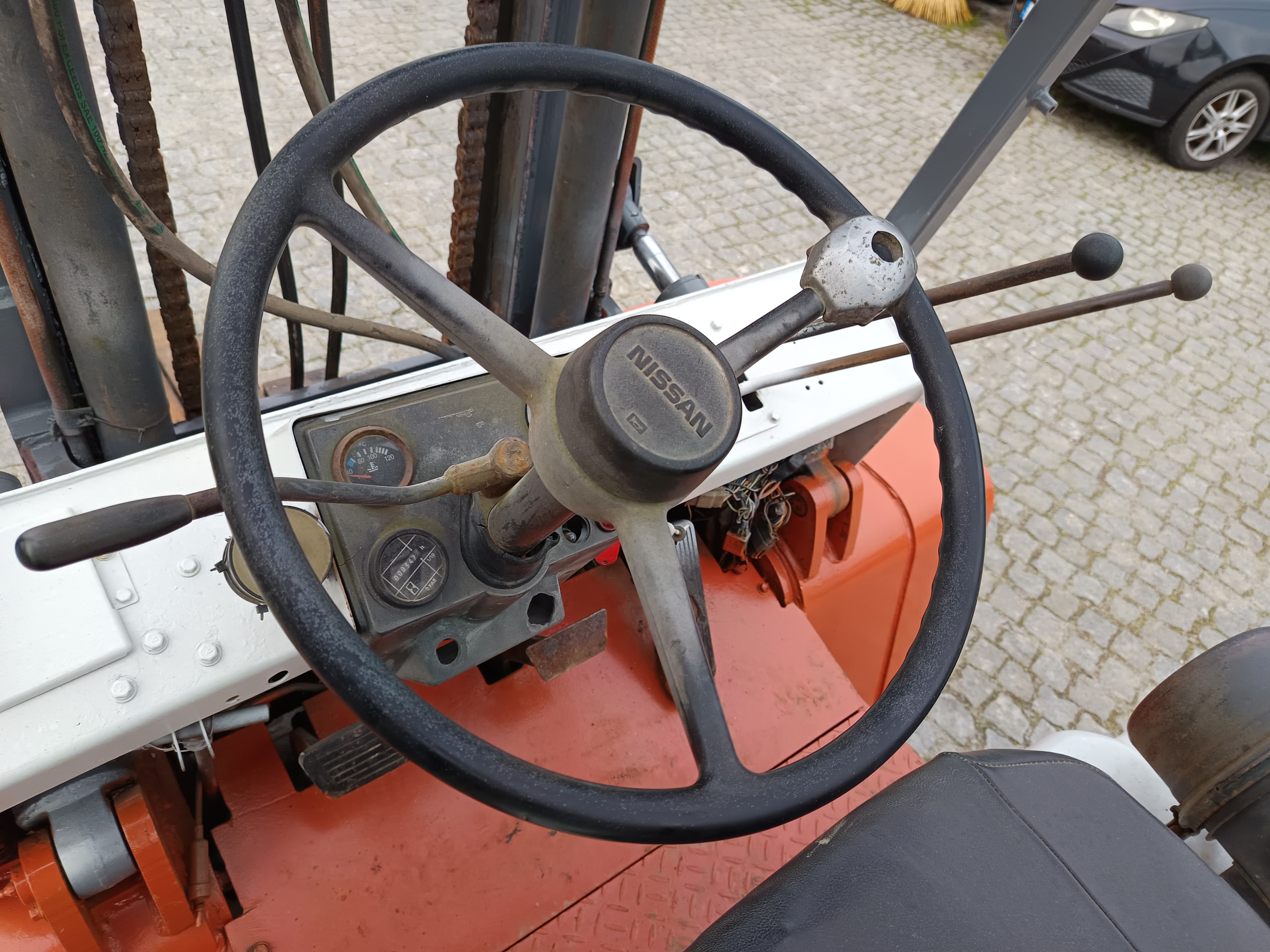 Empilhador Nissan 40 — image 11