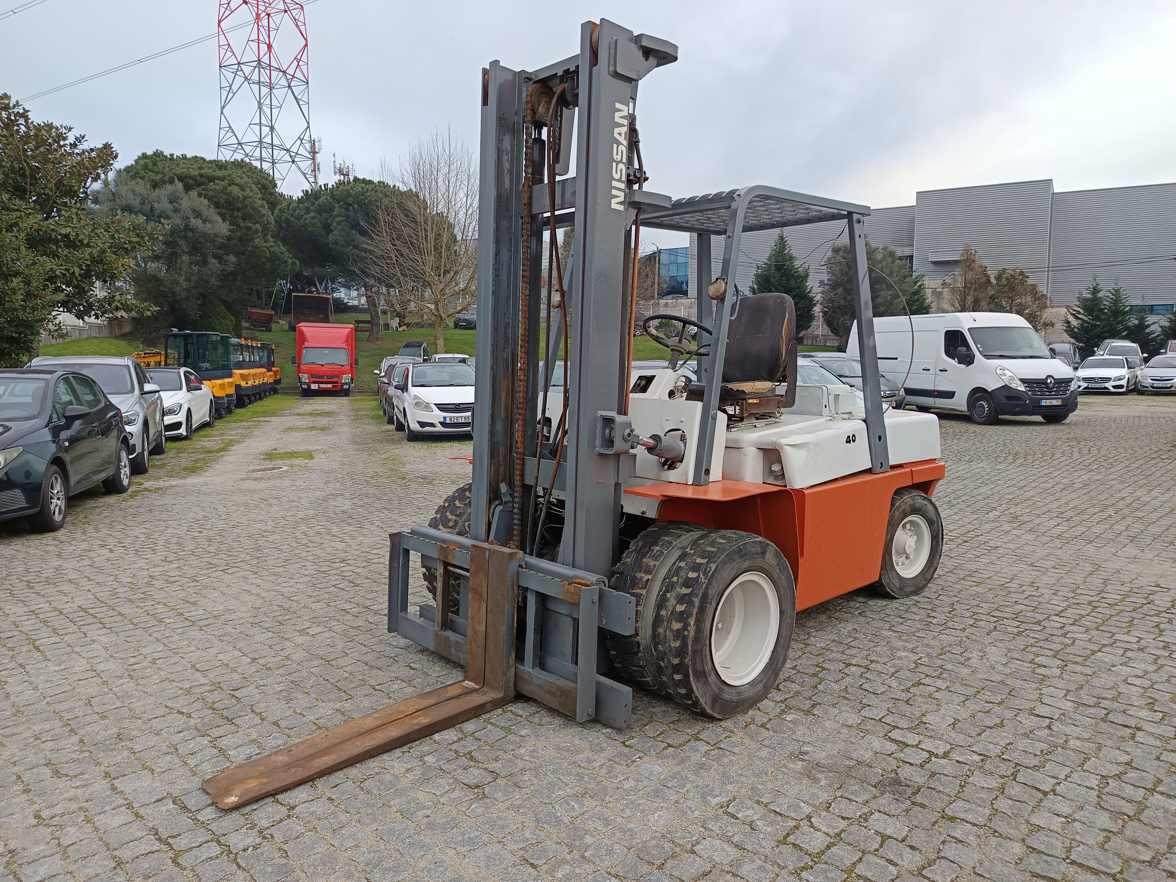 Empilhador Nissan 40 — image 2
