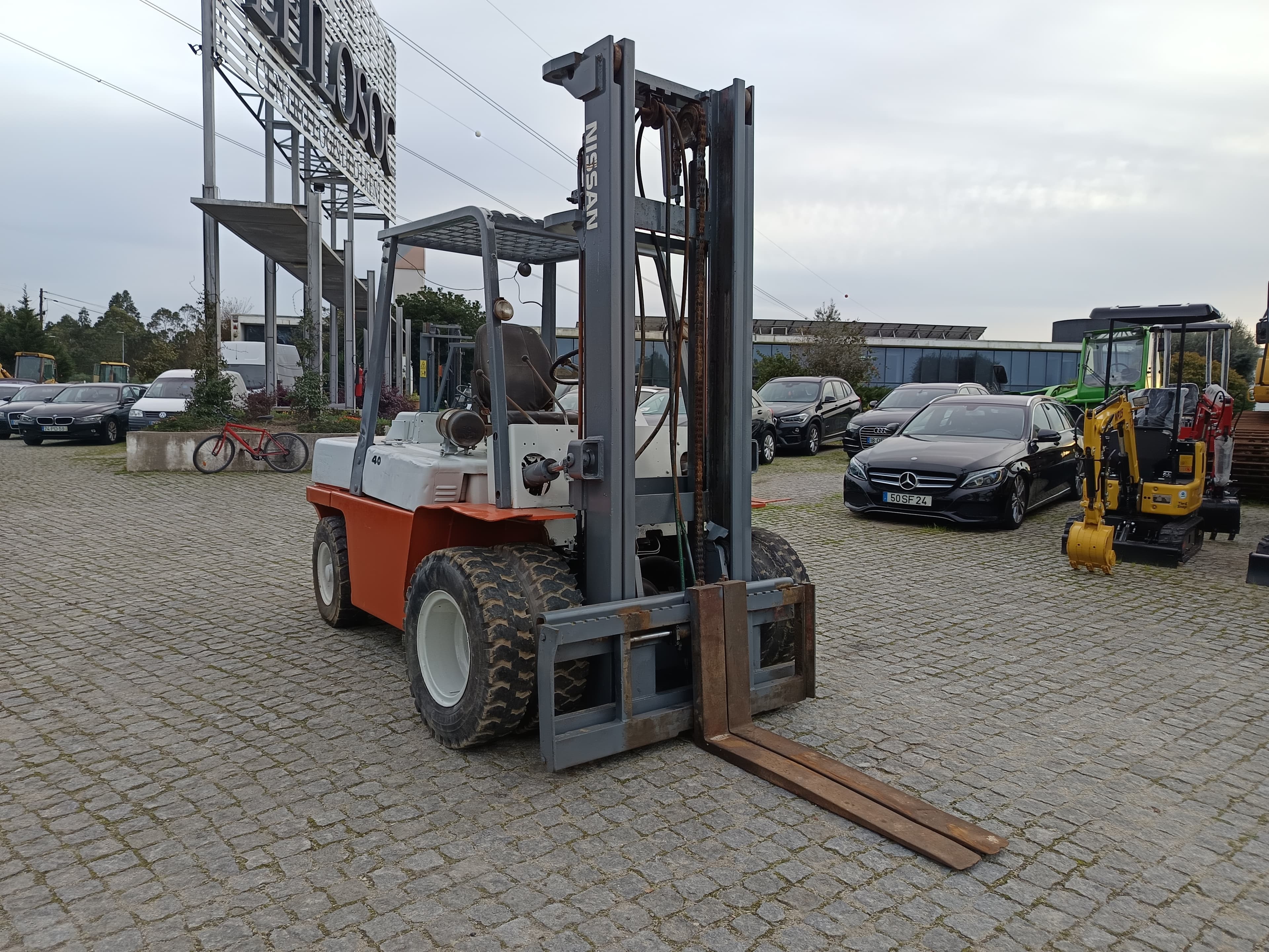 Empilhador Nissan 40 — image 1