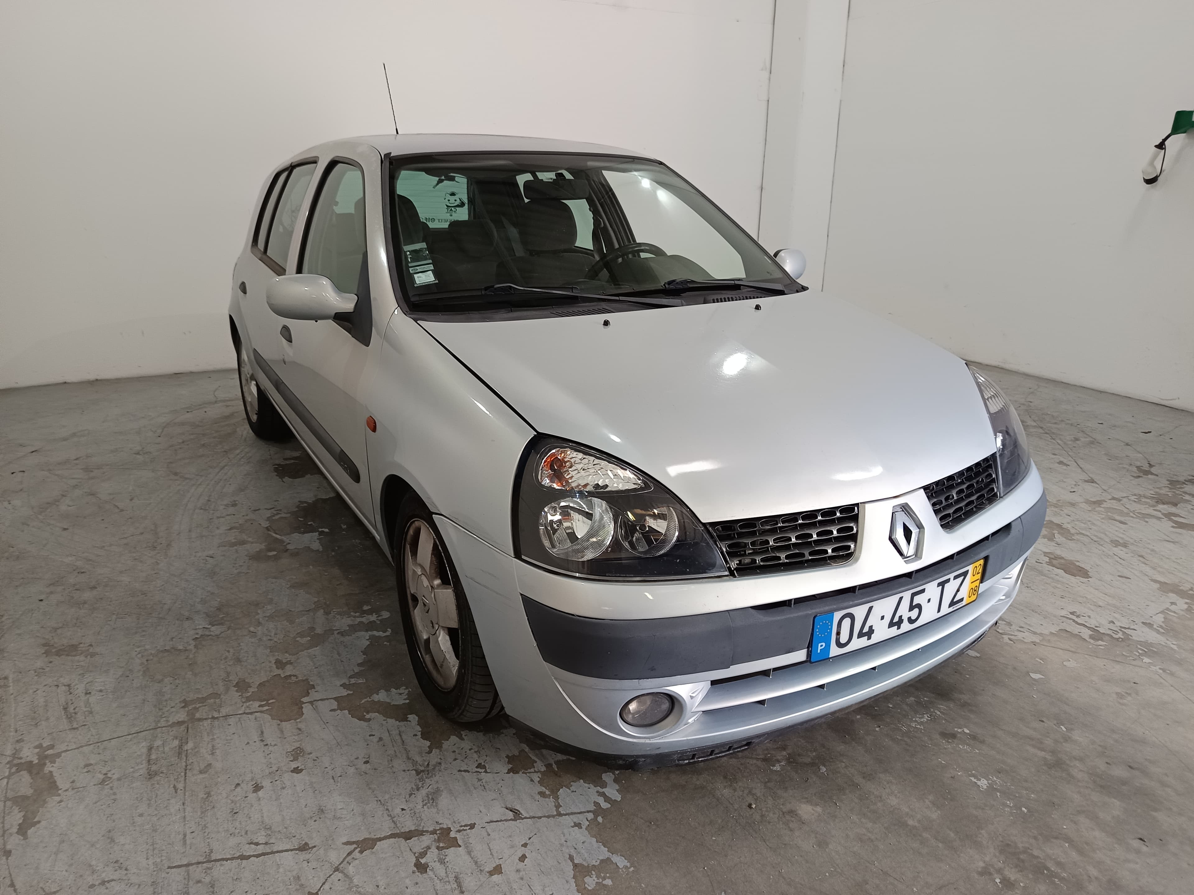 Renault Clio · Ano 2002 — imagen 2