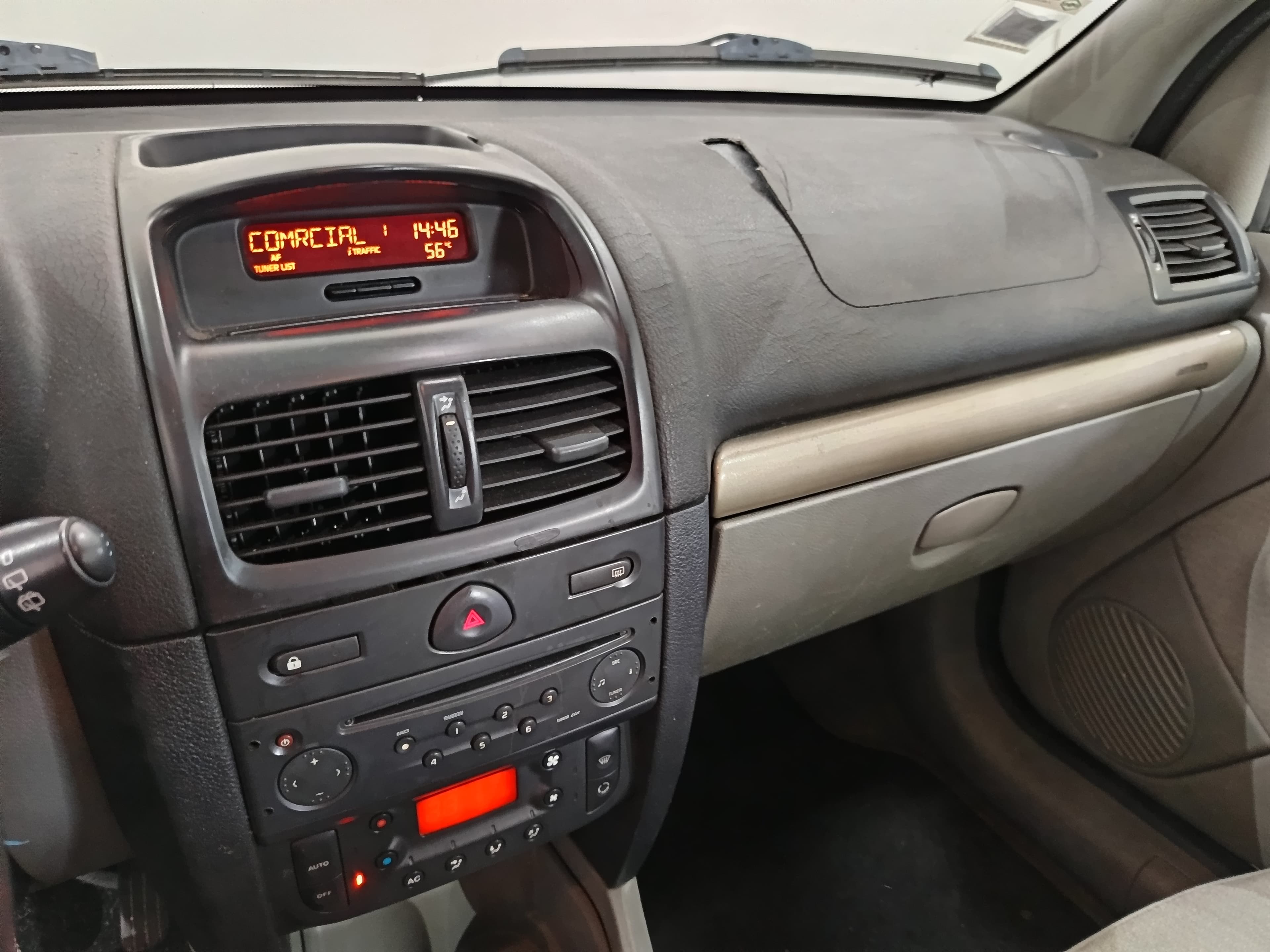 Renault Clio · Ano 2002 — imagen 36