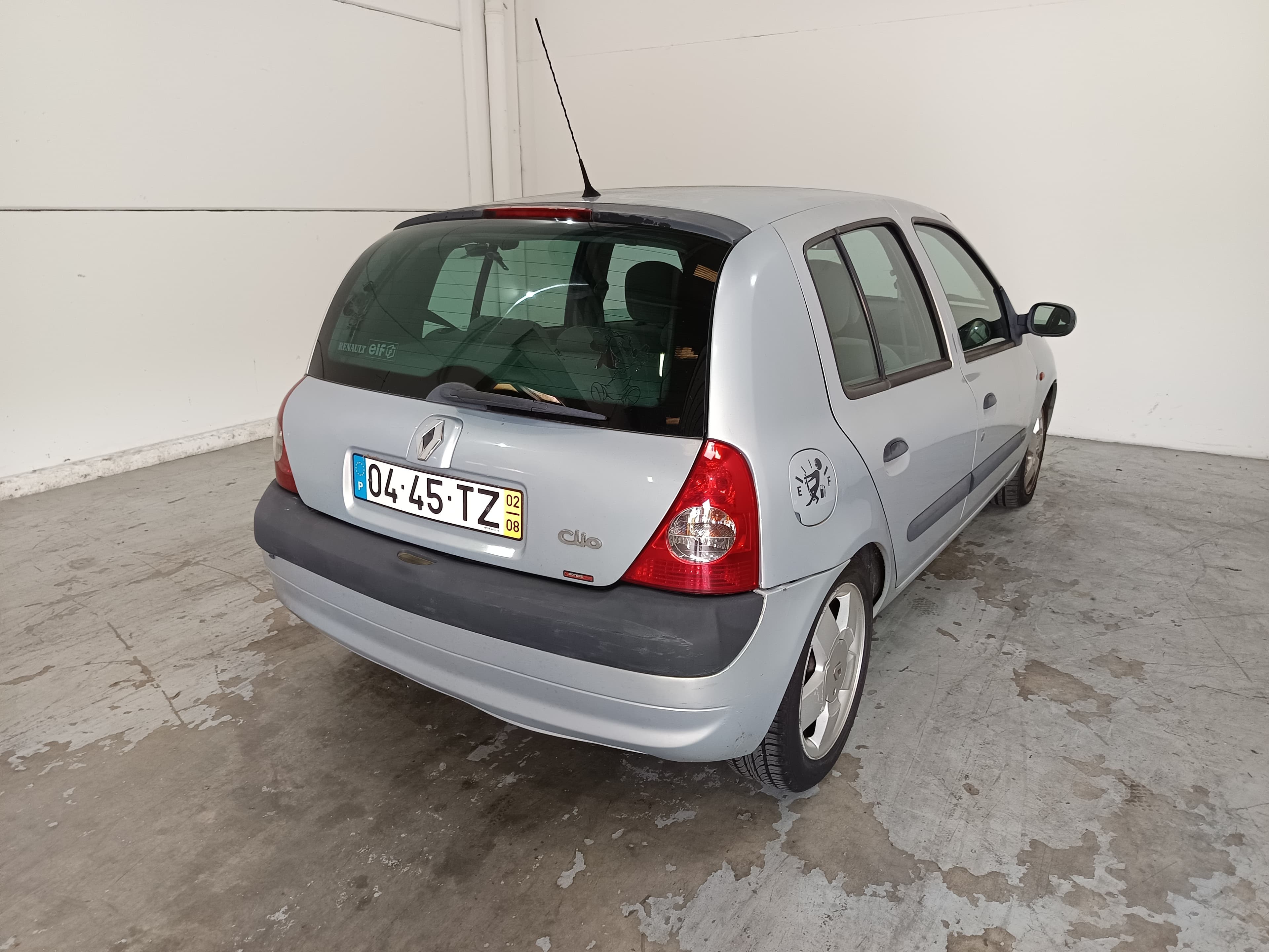 Renault Clio · Ano 2002 — imagen 6