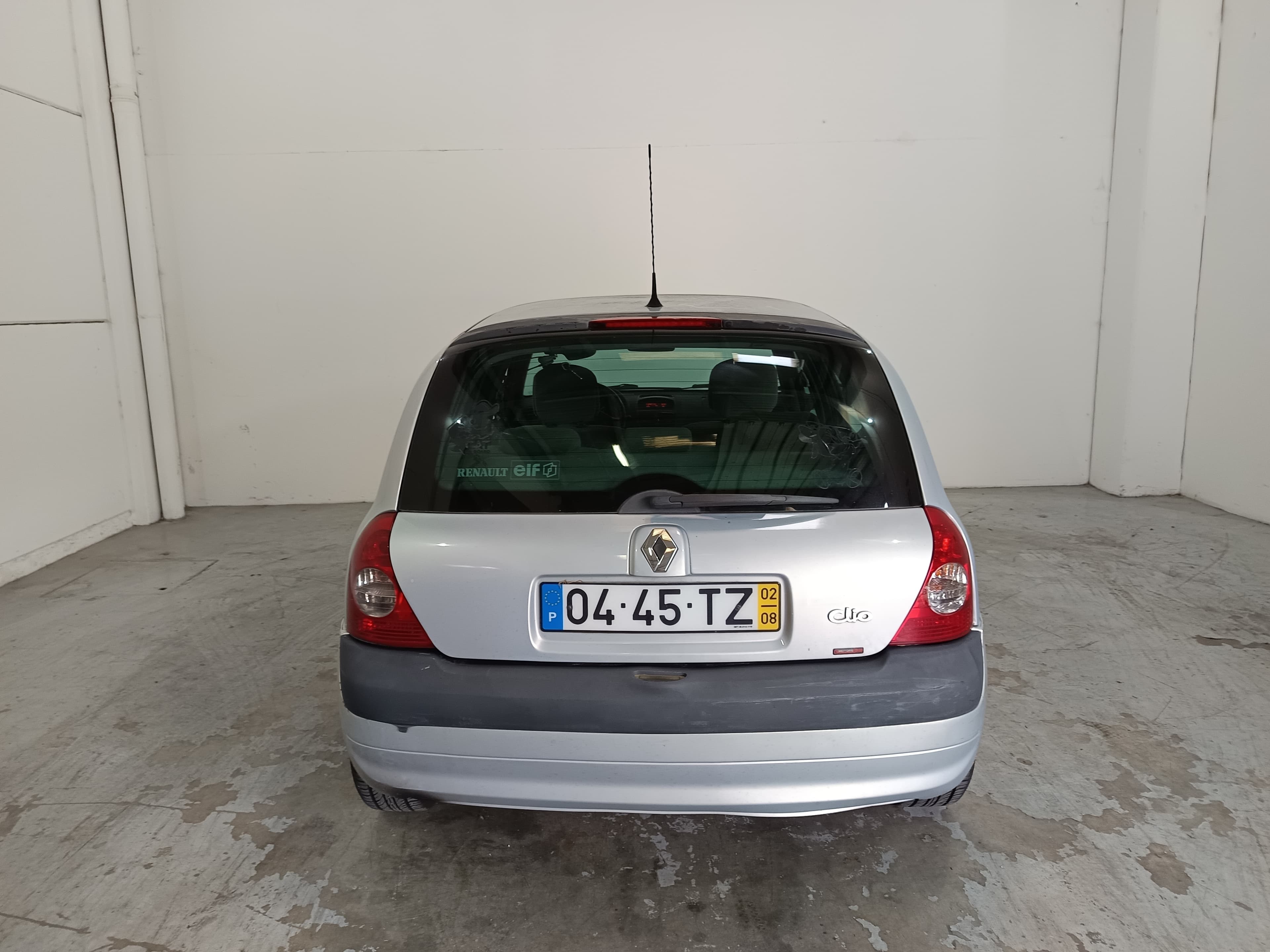 Renault Clio · Ano 2002 — imagen 4