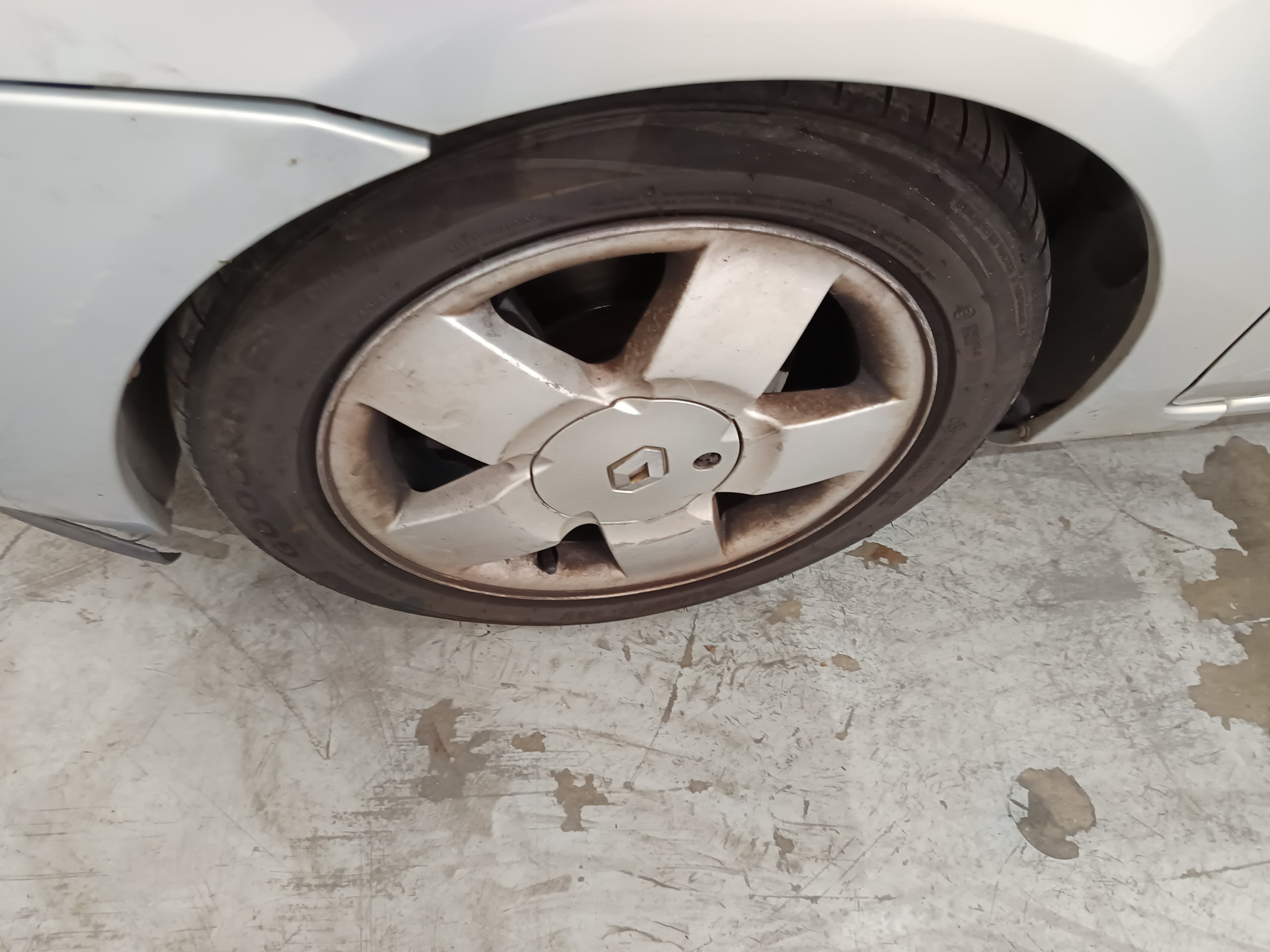 Renault Clio · Ano 2002 — imagen 13