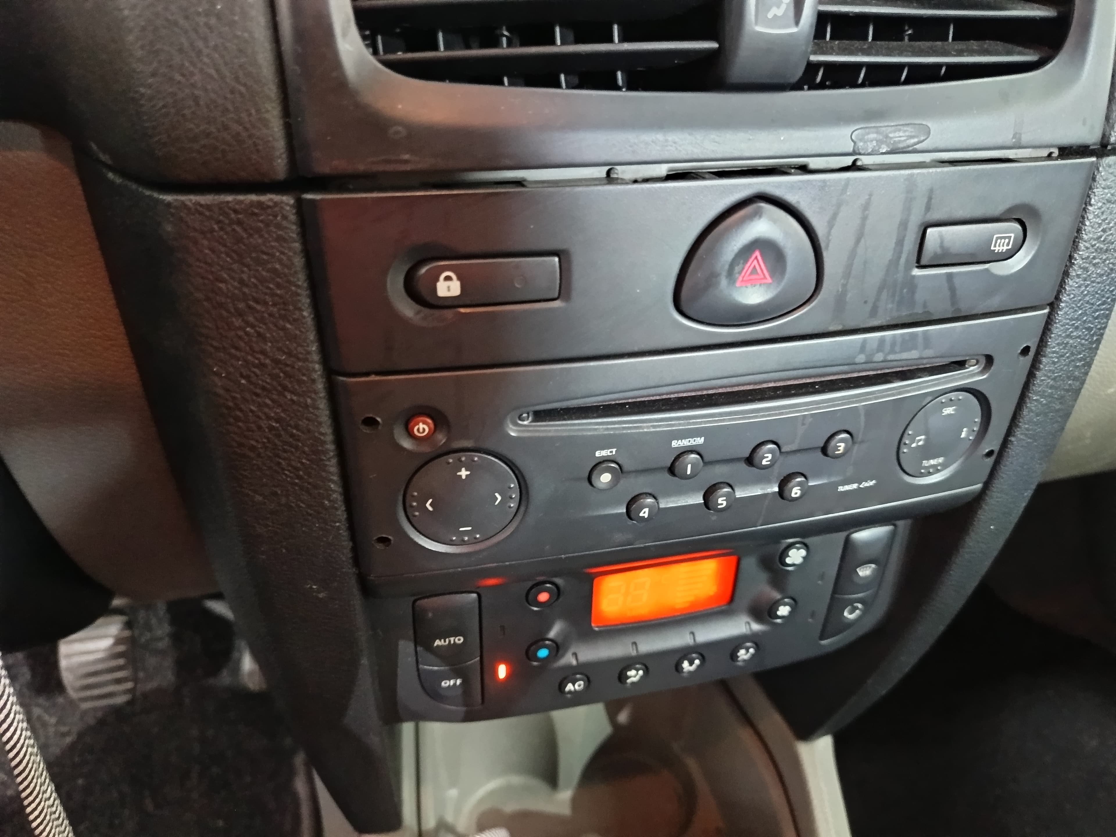 Renault Clio · Ano 2002 — imagen 38