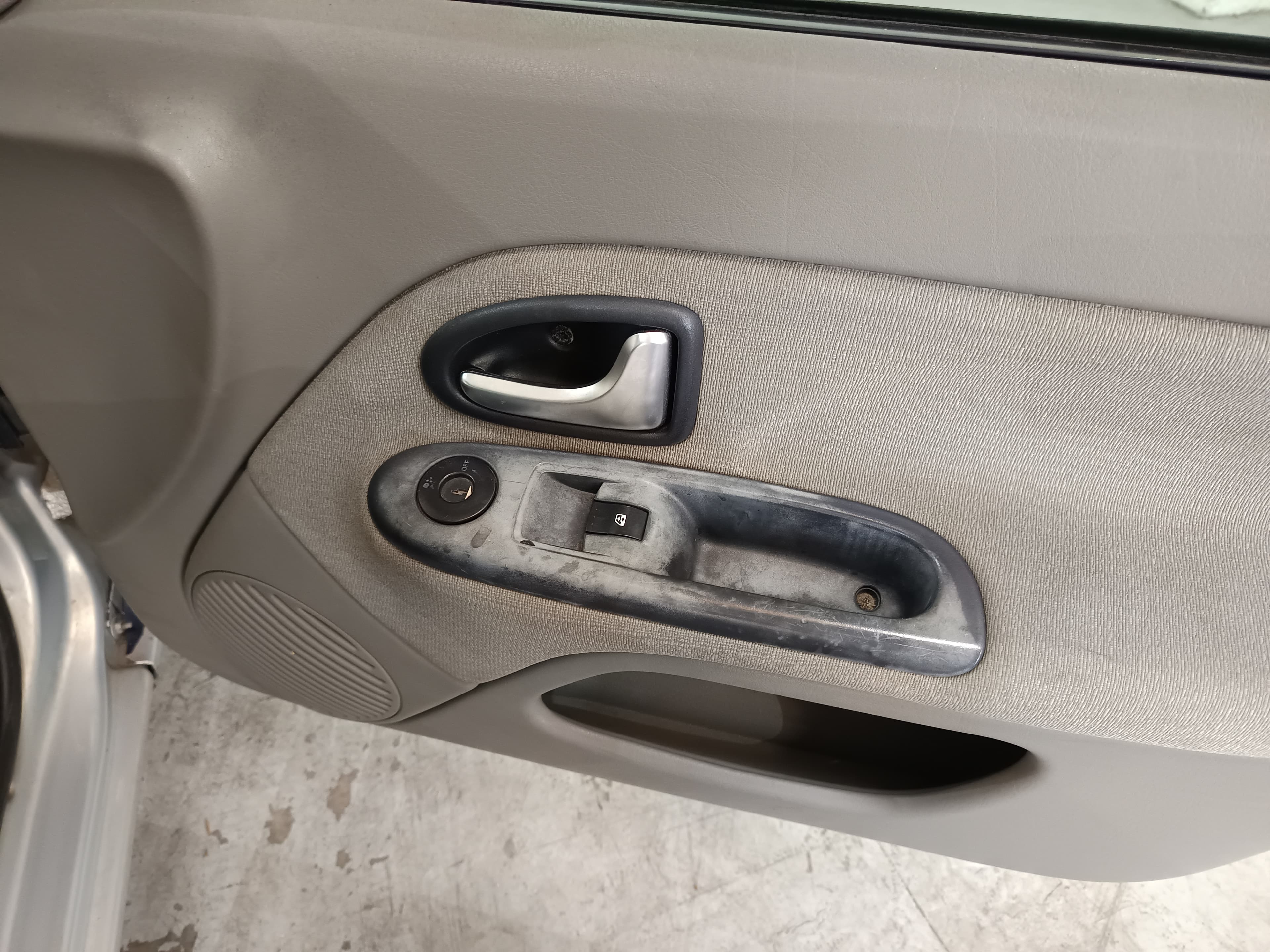 Renault Clio · Ano 2002 — imagen 24