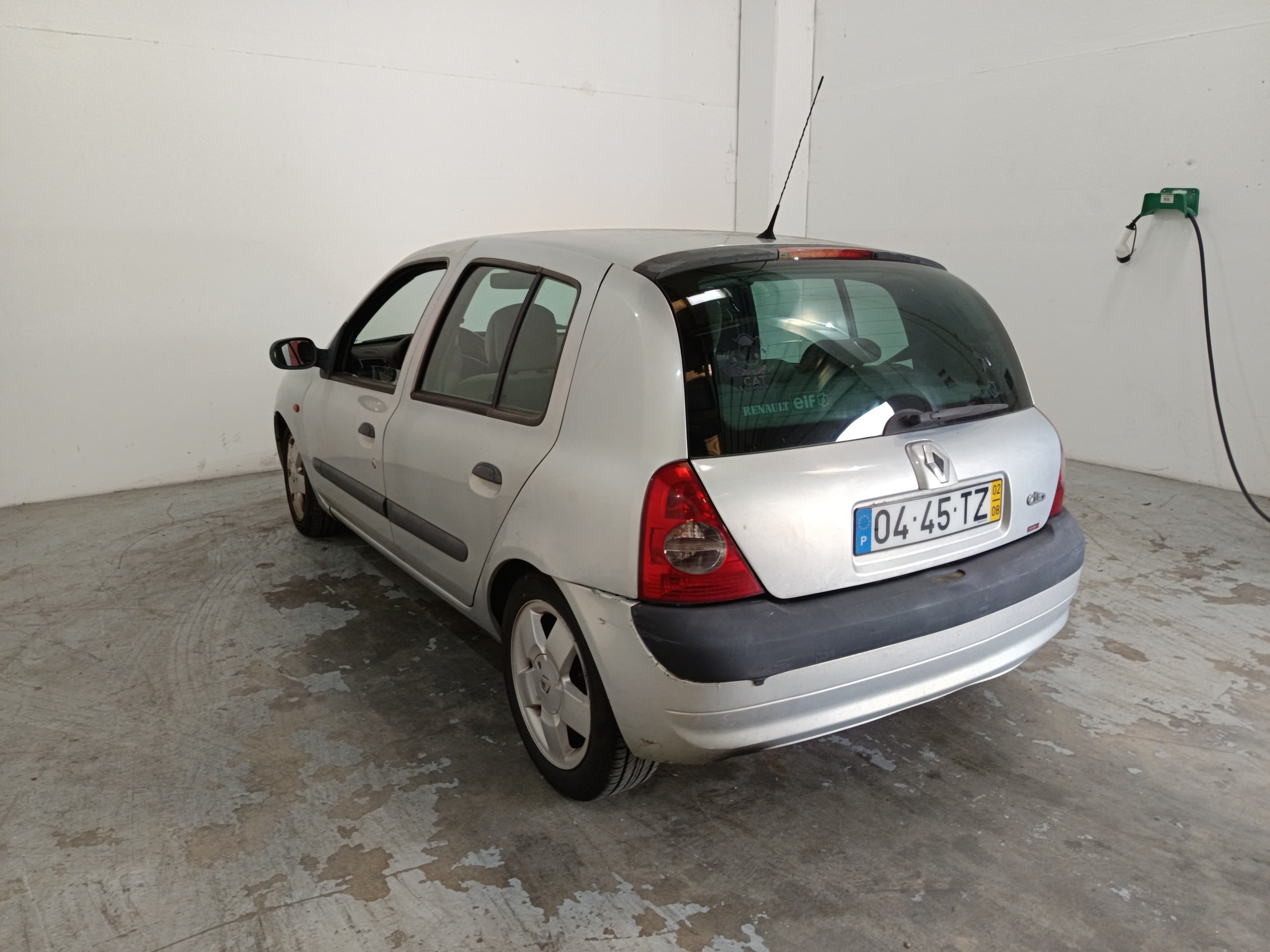 Renault Clio · Ano 2002 — imagen 5