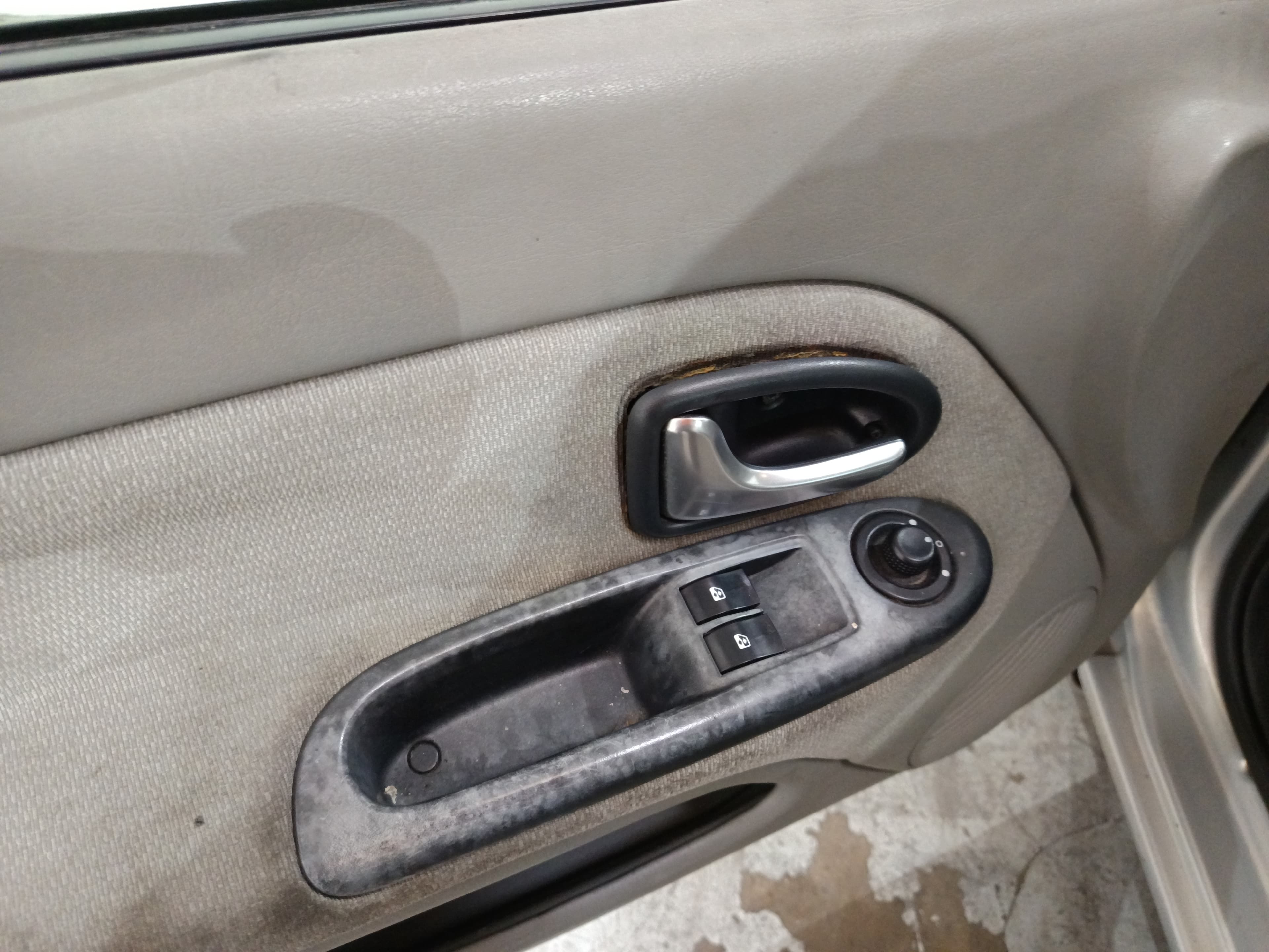 Renault Clio · Ano 2002 — imagen 32