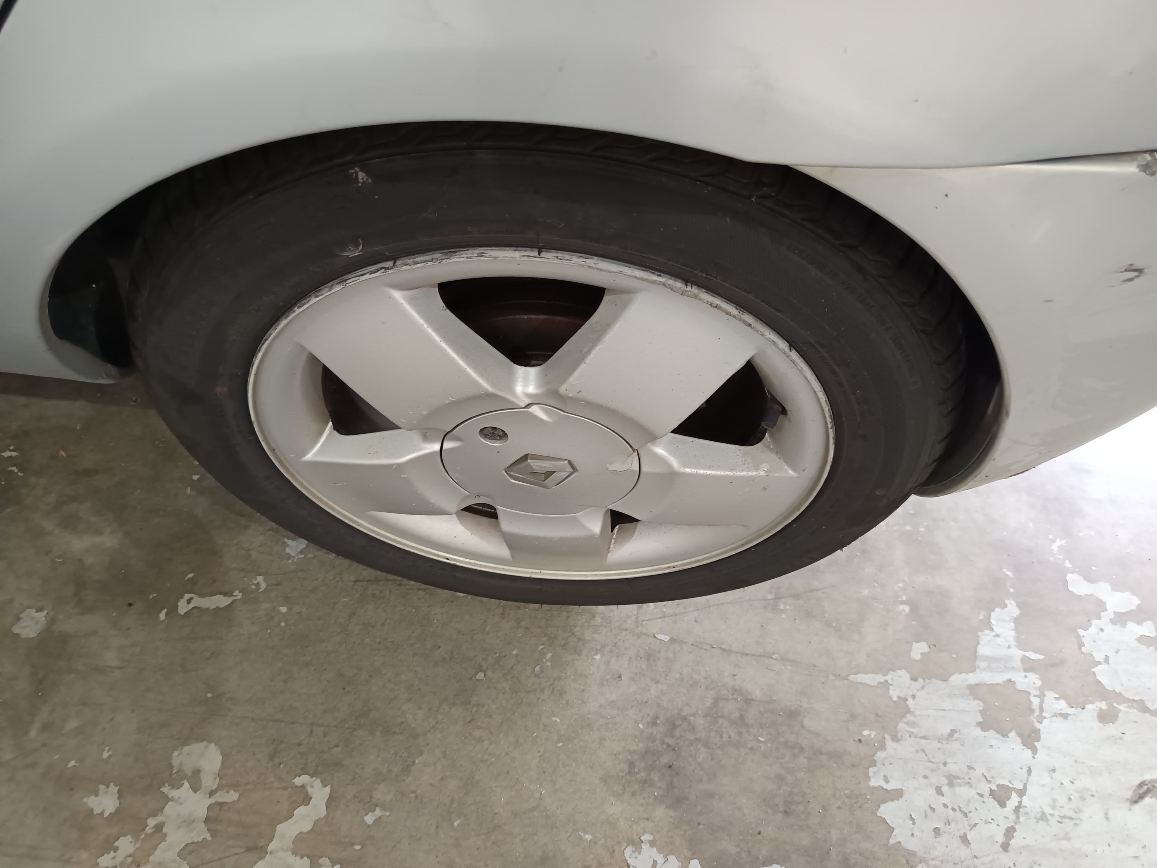 Renault Clio · Ano 2002 — imagen 14
