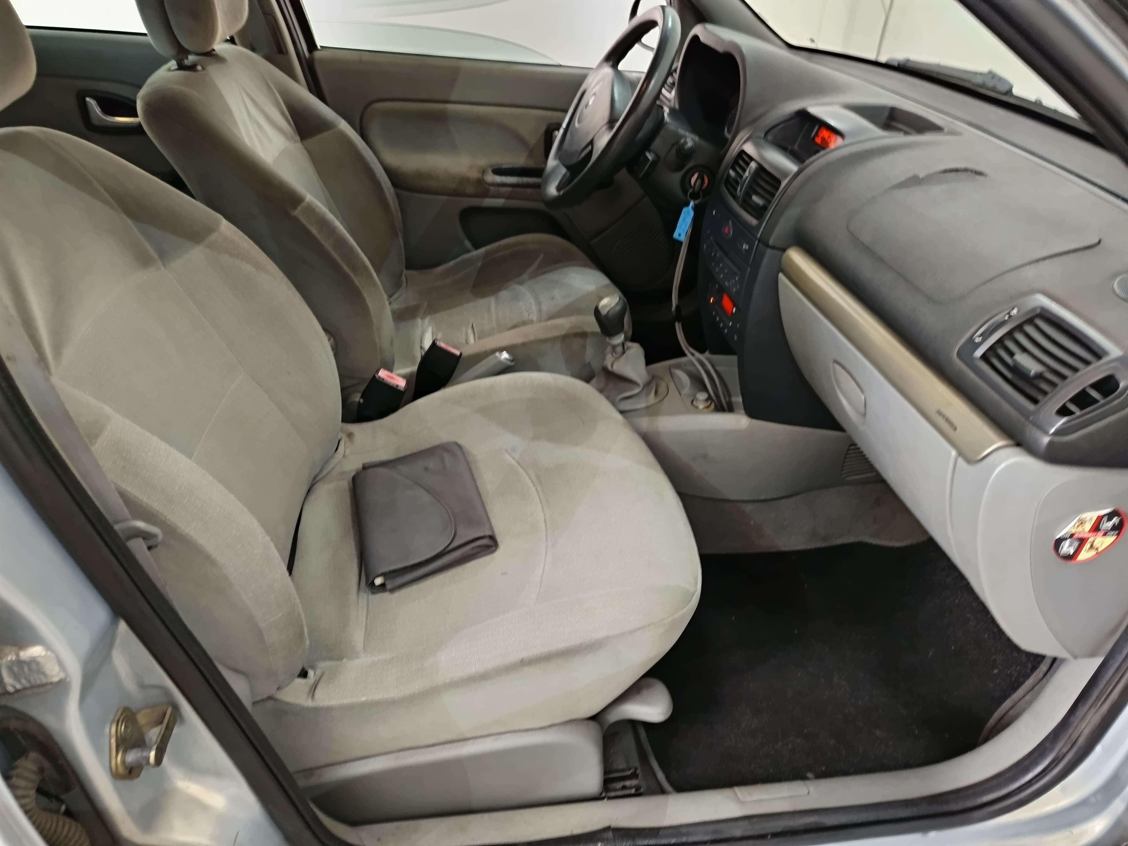 Renault Clio · Ano 2002 — imagen 25