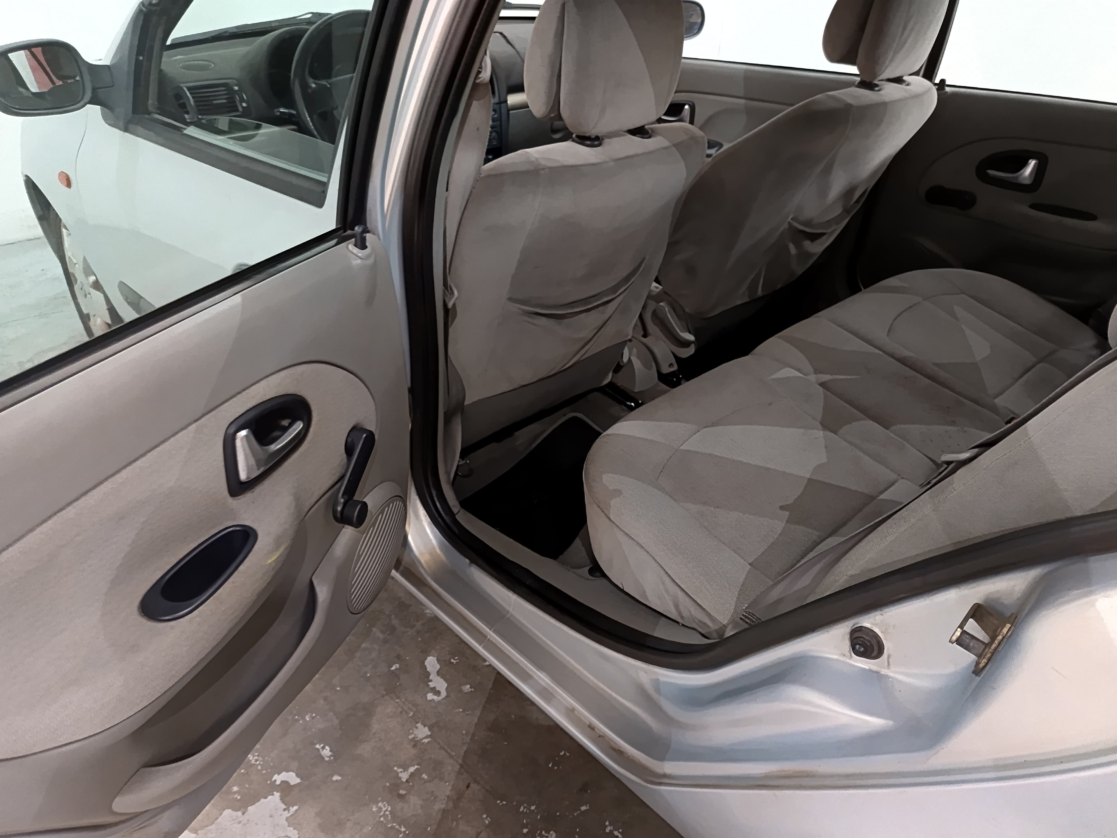 Renault Clio · Ano 2002 — imagen 27
