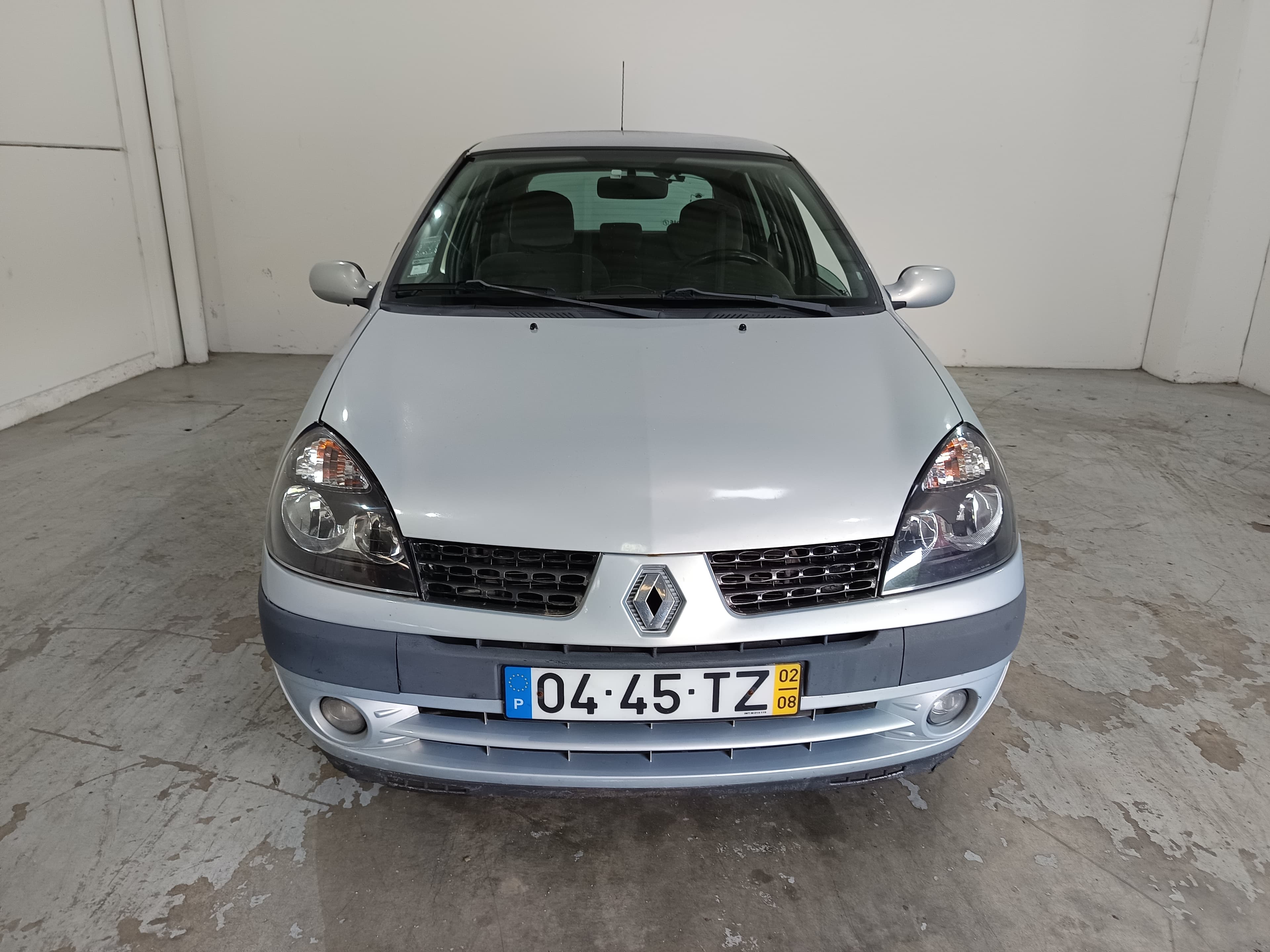 Renault Clio · Ano 2002 — imagen 3