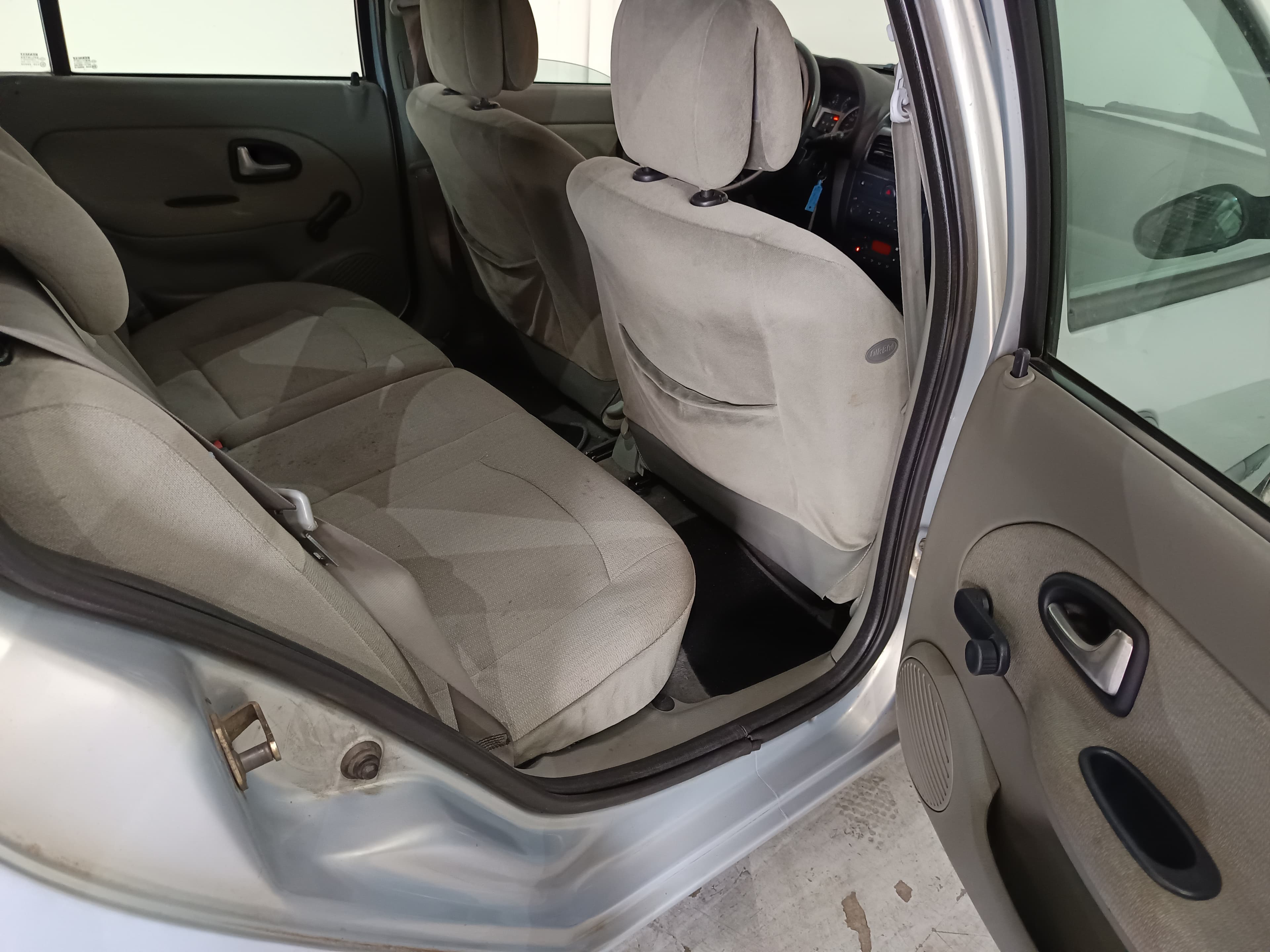 Renault Clio · Ano 2002 — imagen 20