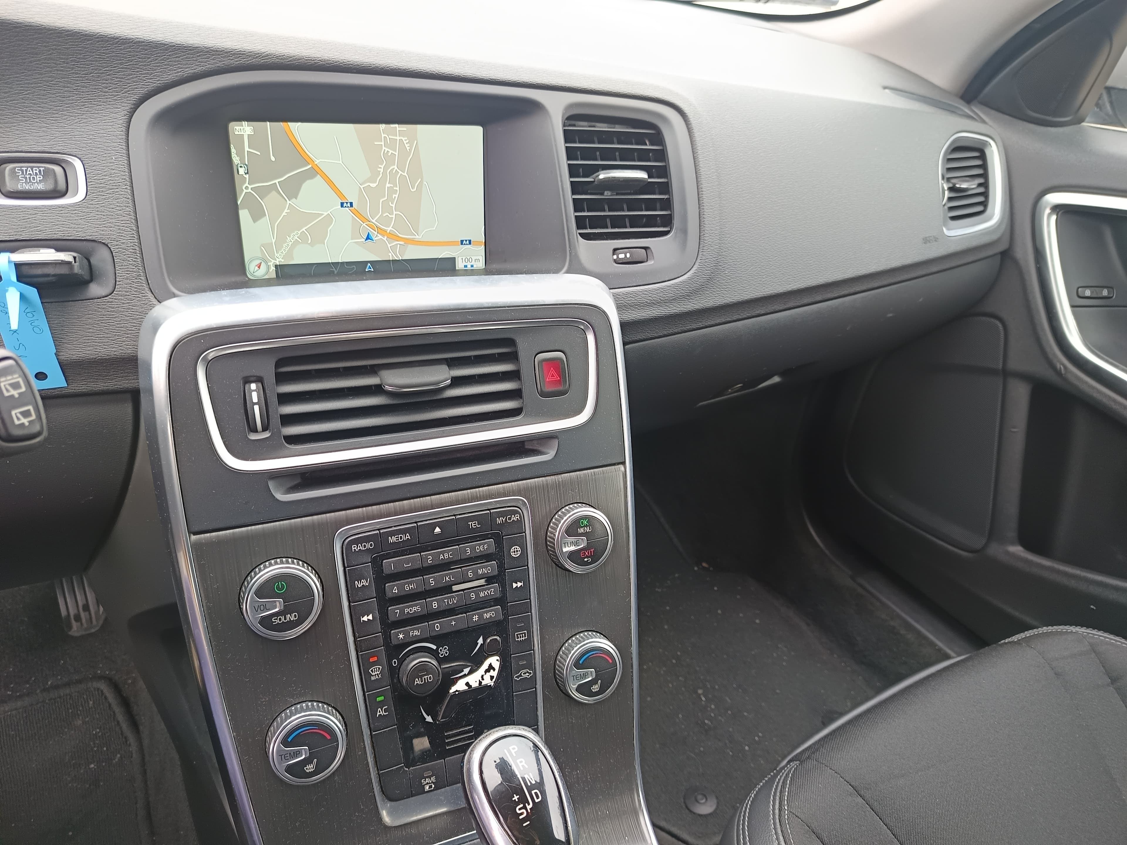 Volvo V60 · Ano 2015 — image 36