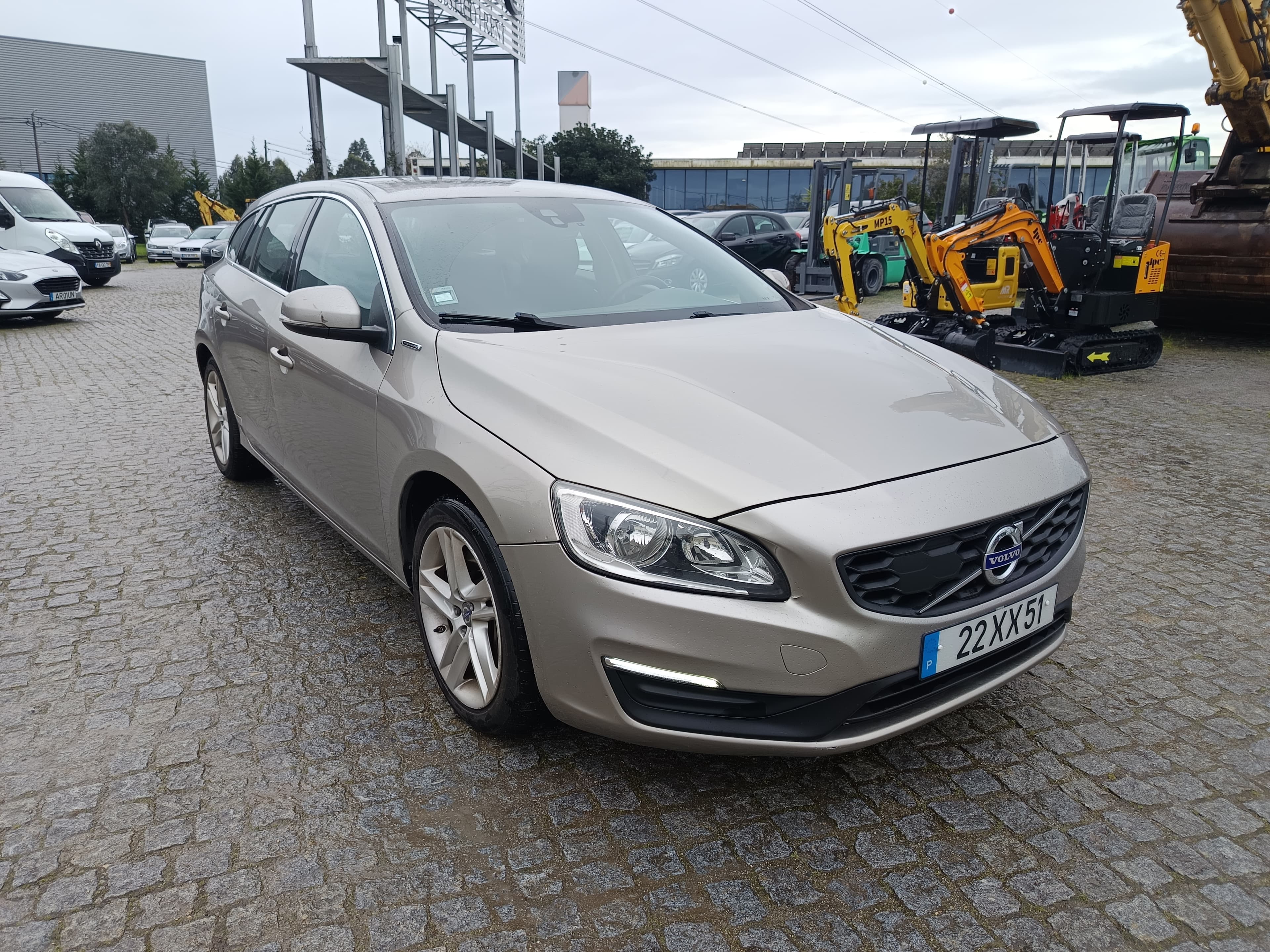 Volvo V60 · Ano 2015 — image 1