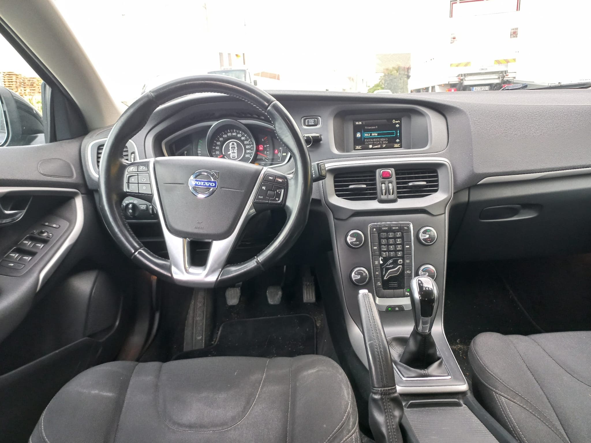 Volvo V40 · Ano 2014 — imagen 30
