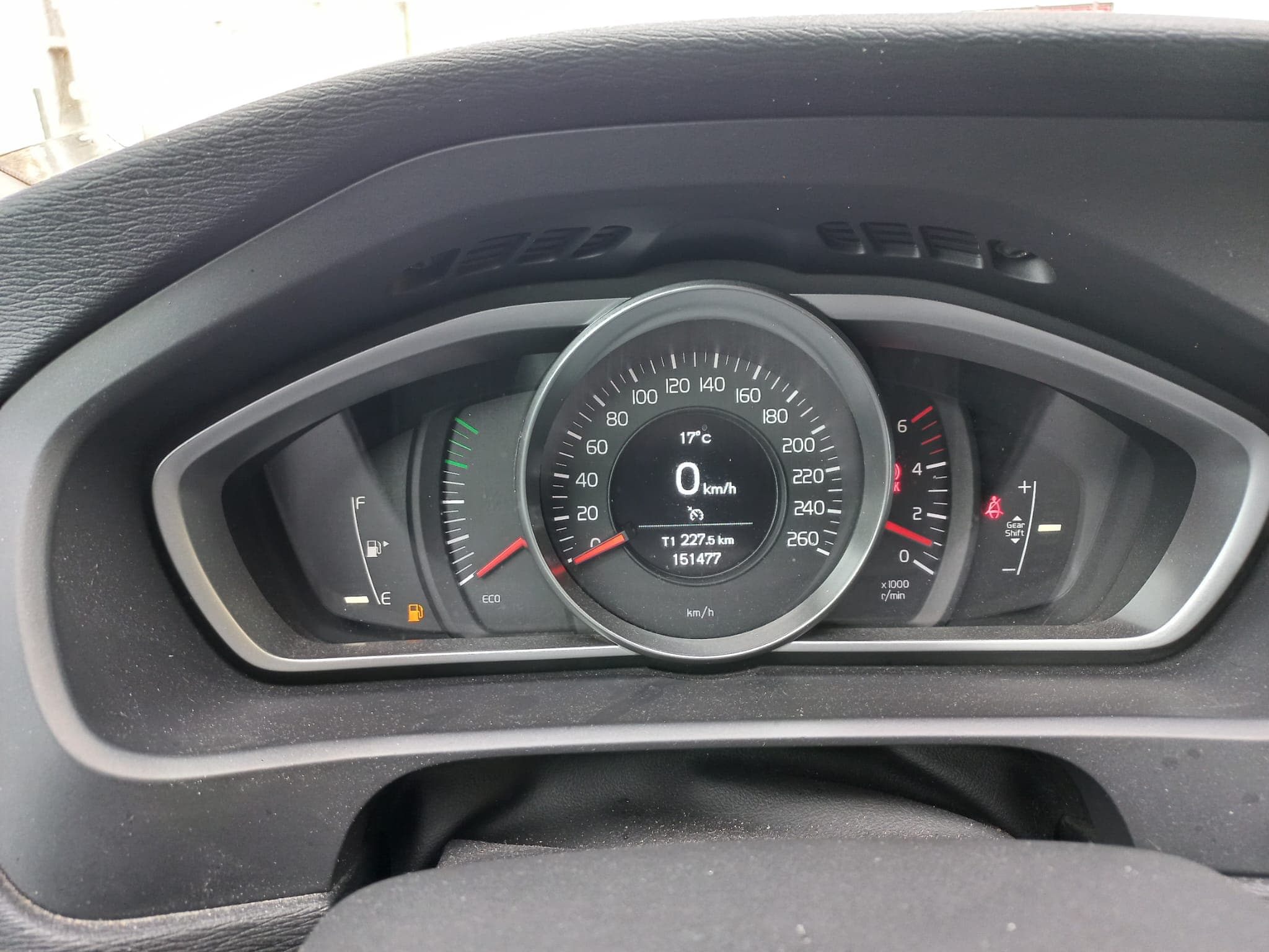 Volvo V40 · Ano 2014 — imagen 25