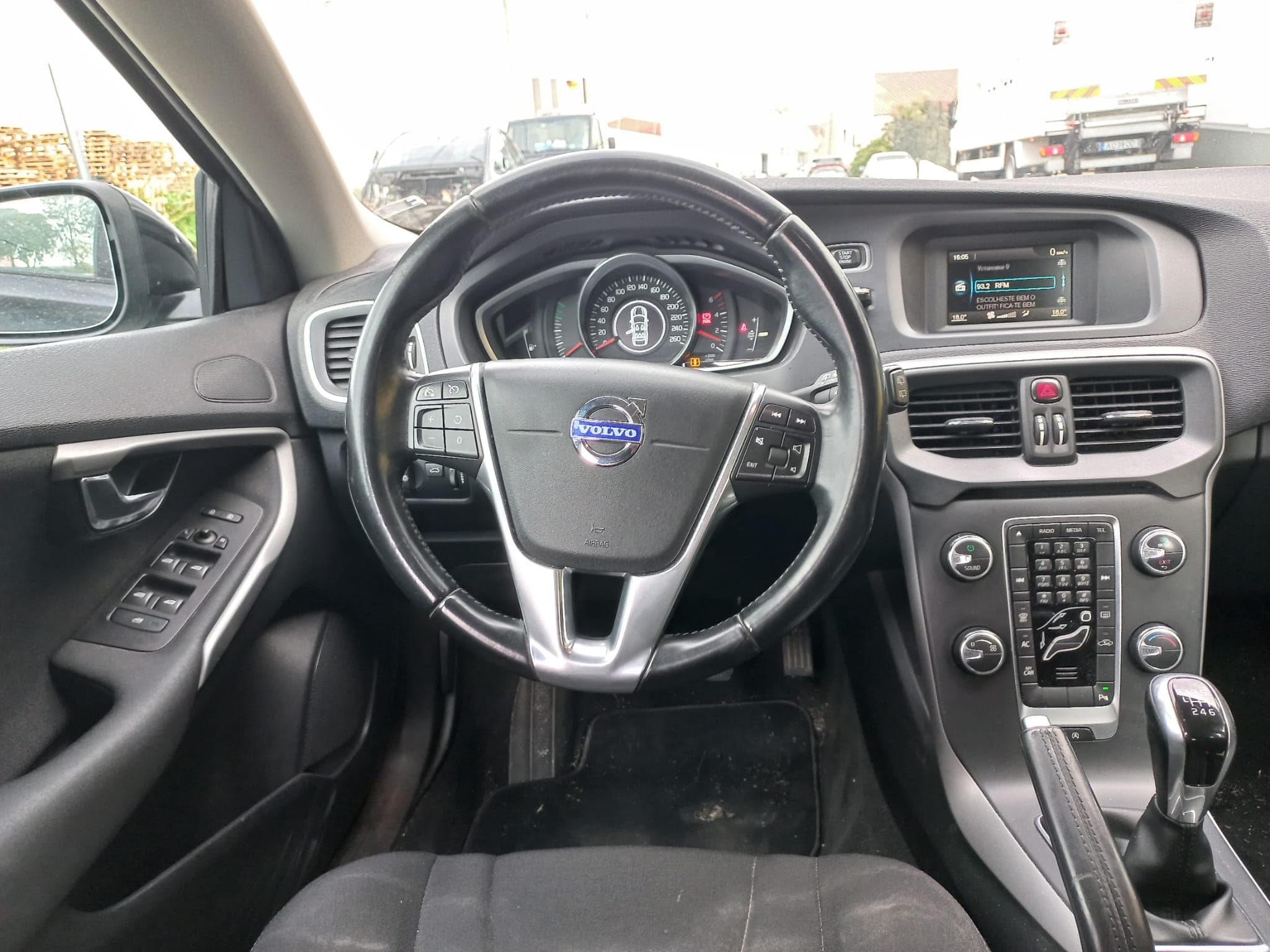 Volvo V40 · Ano 2014 — imagen 32