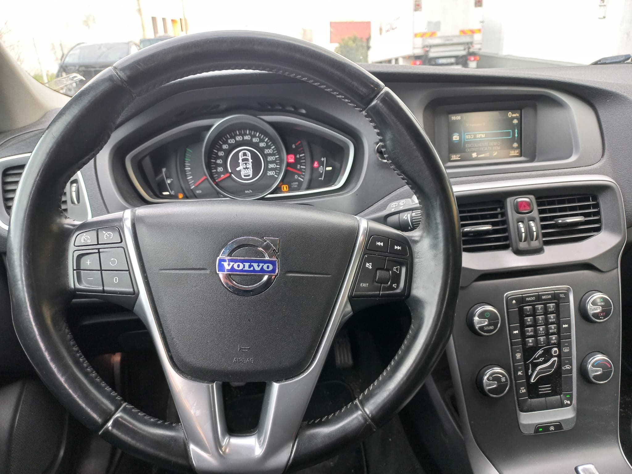 Volvo V40 · Ano 2014 — imagen 29