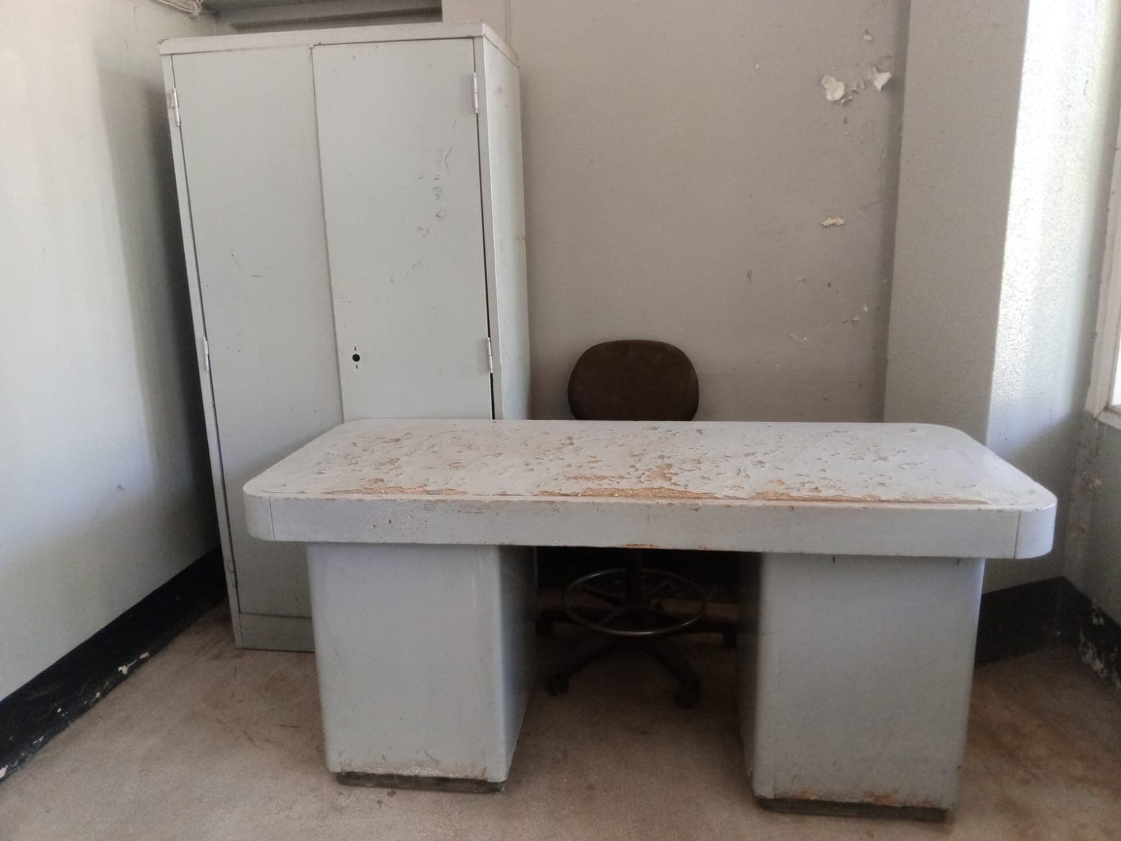 Mobilier de bureau — image 1