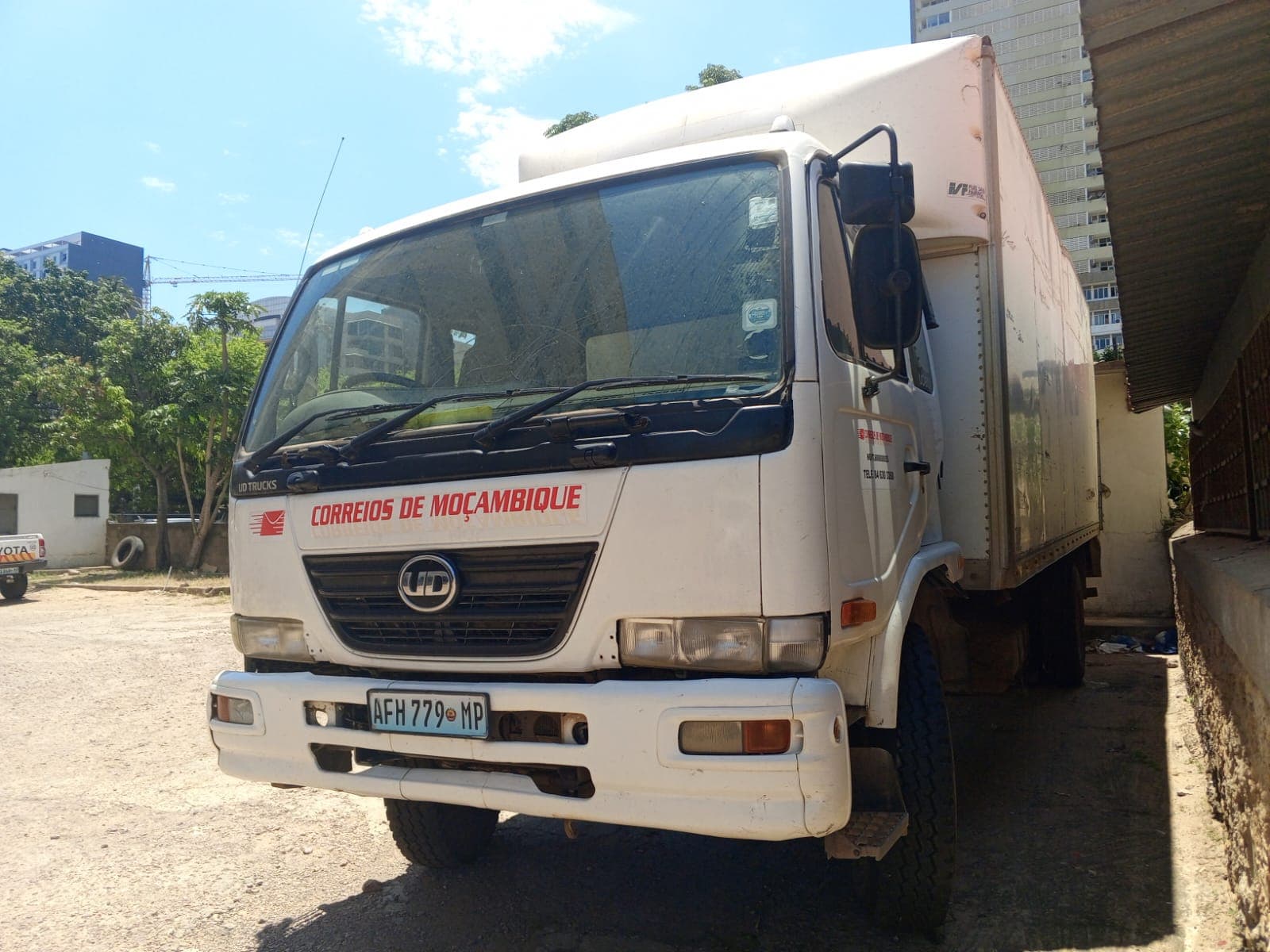 Nissan/UD80D — imagem 3