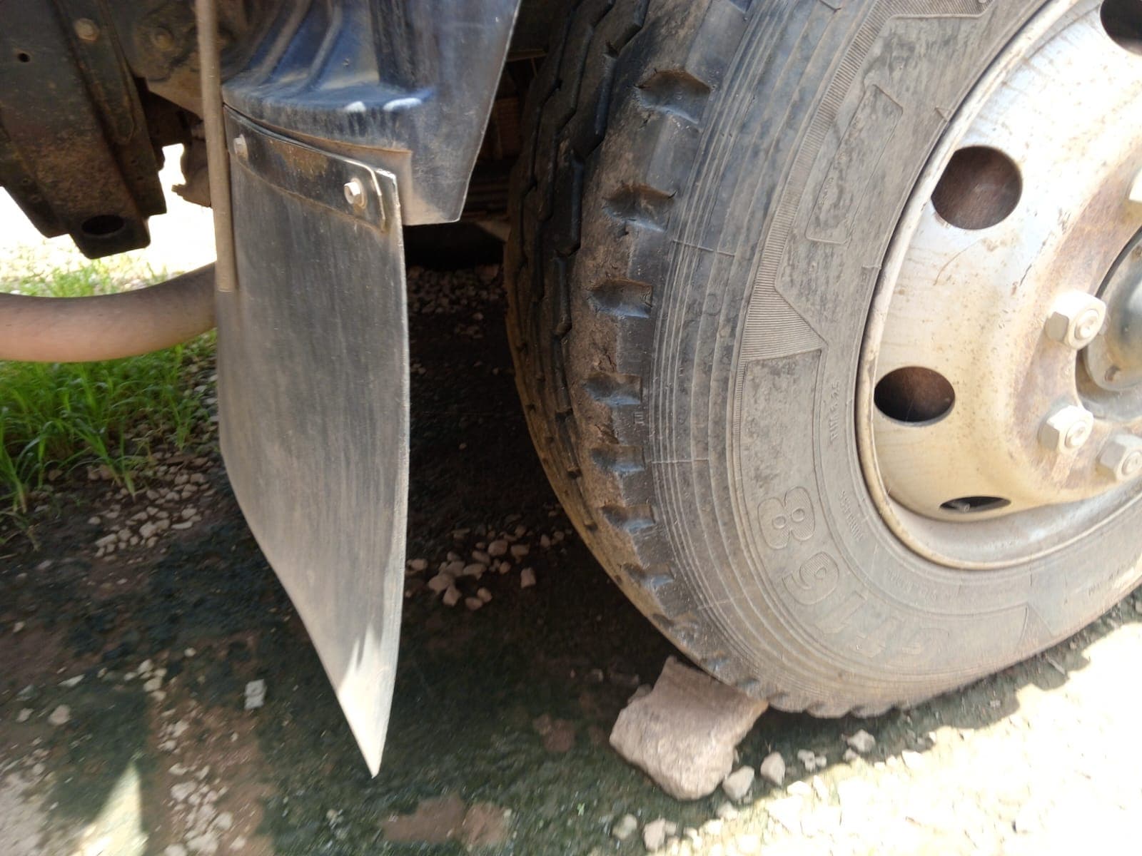 Nissan/UD80D — imagem 8