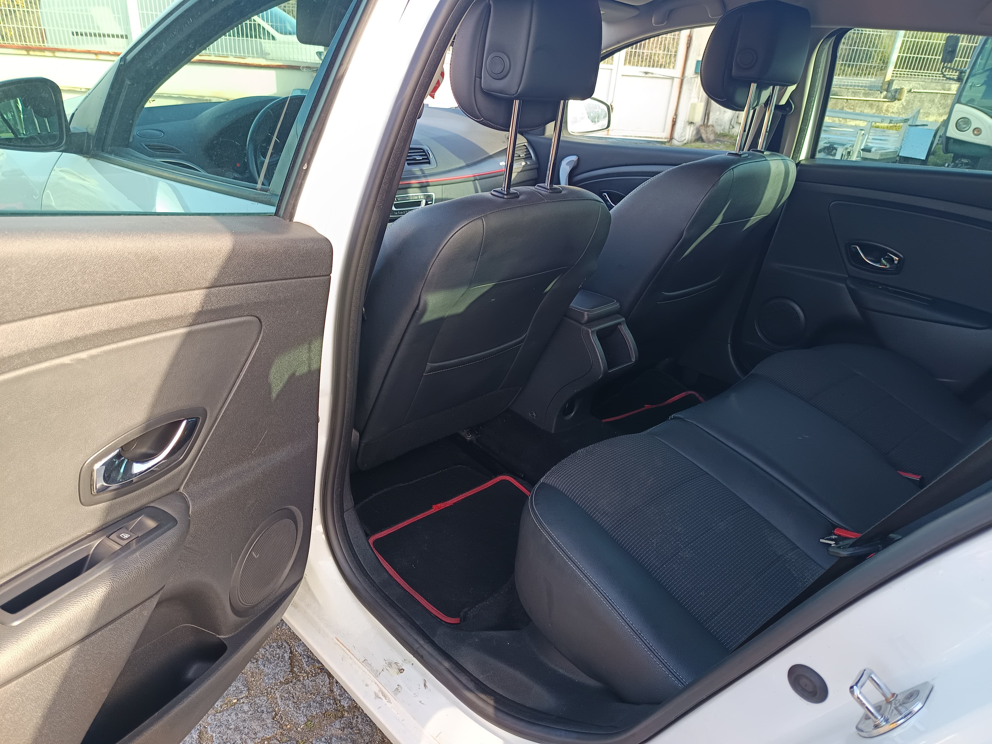 Renault Mégane · Ano 2014 — imagen 28