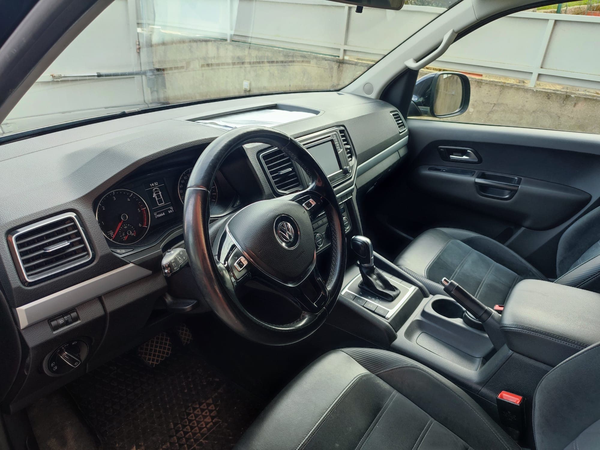 Volkswagen Amarok V6 TDI · Ano 2017 — imagem 16