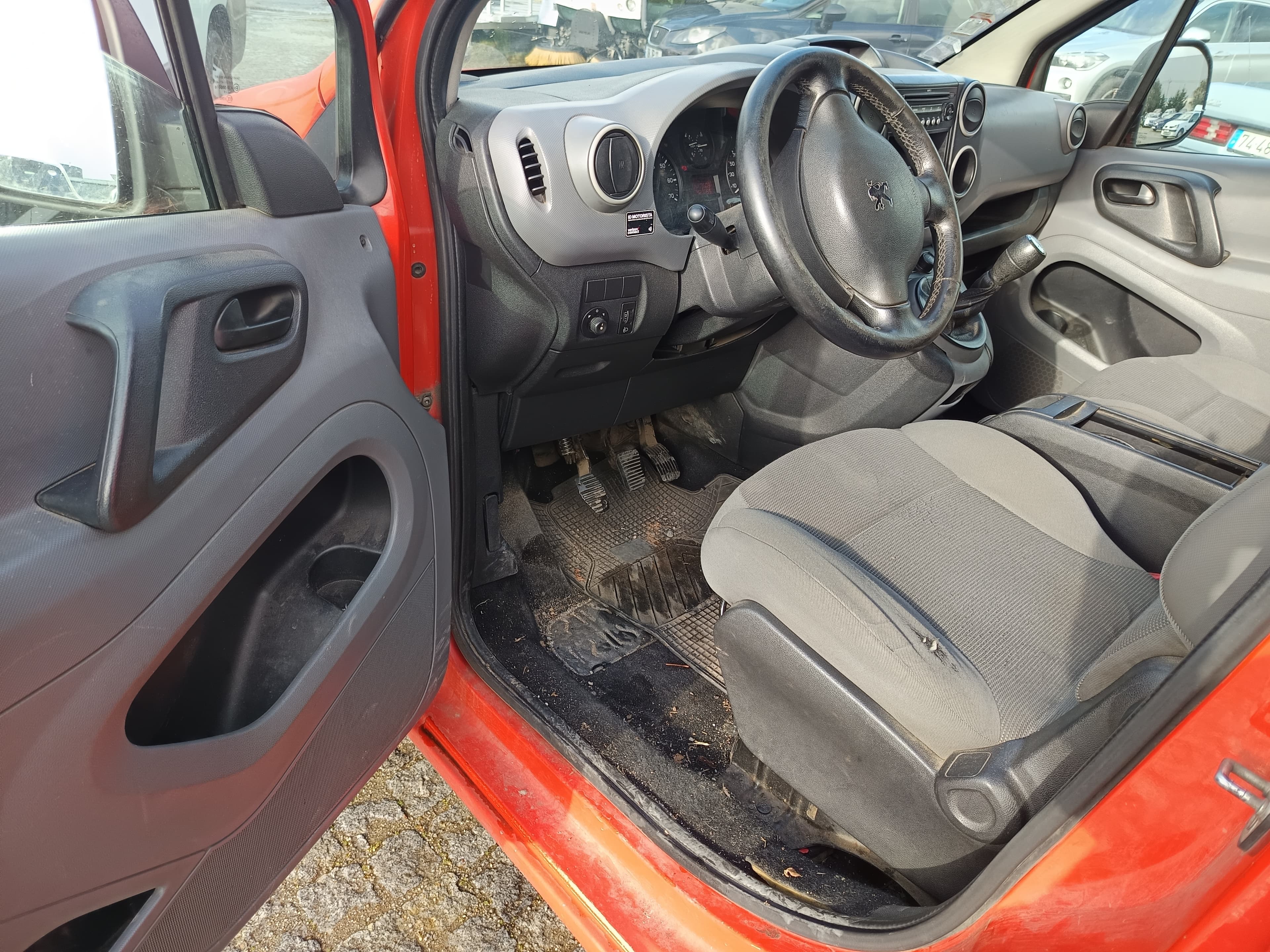 Peugeot Partner 1.6 HDI · Ano 2009 — imagem 21
