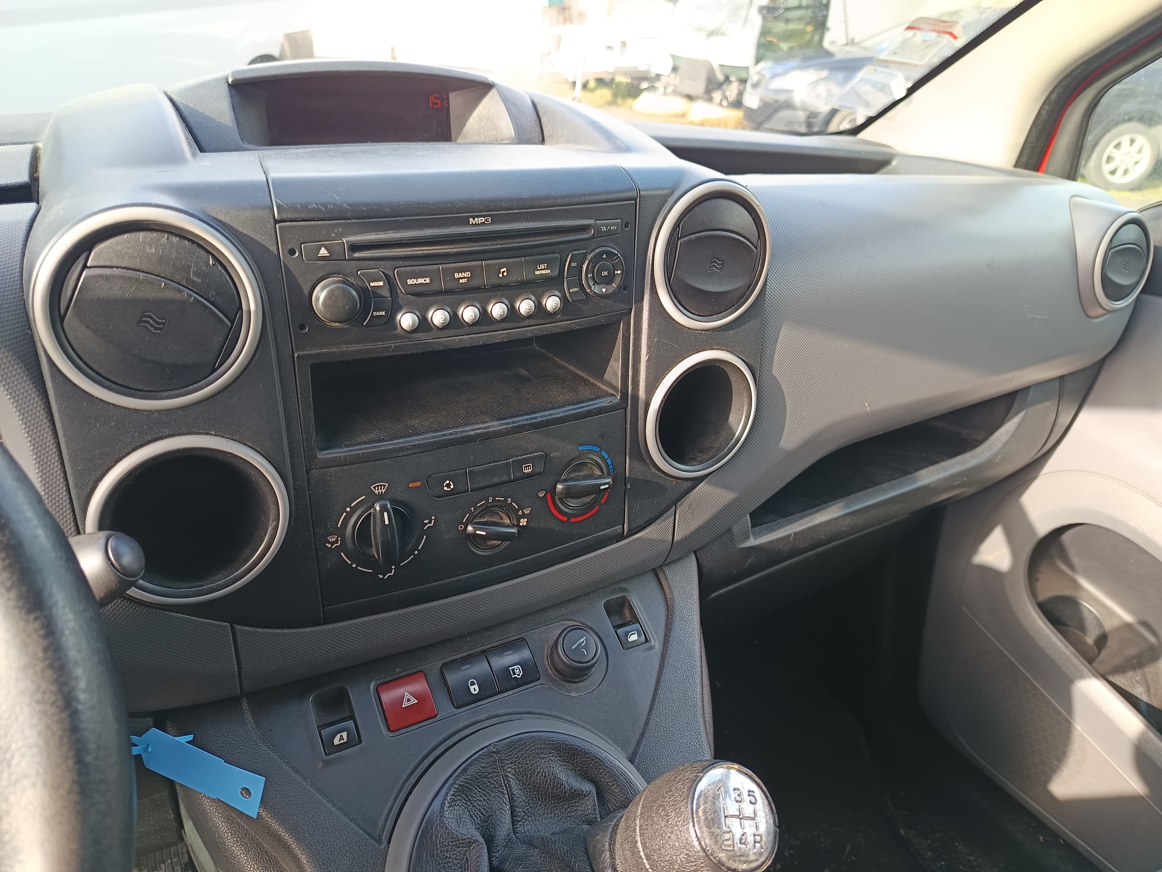 Peugeot Partner 1.6 HDI · Ano 2009 — imagem 26