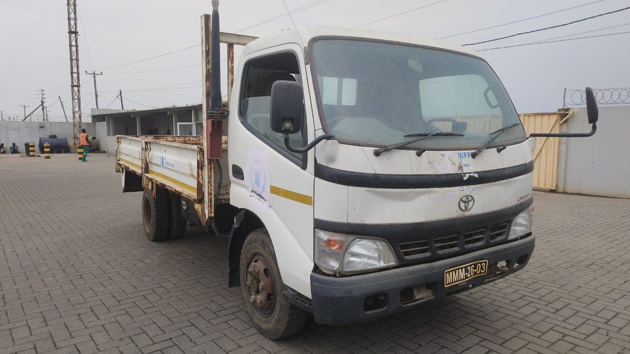 TOYOTA DYNA — imagem 1