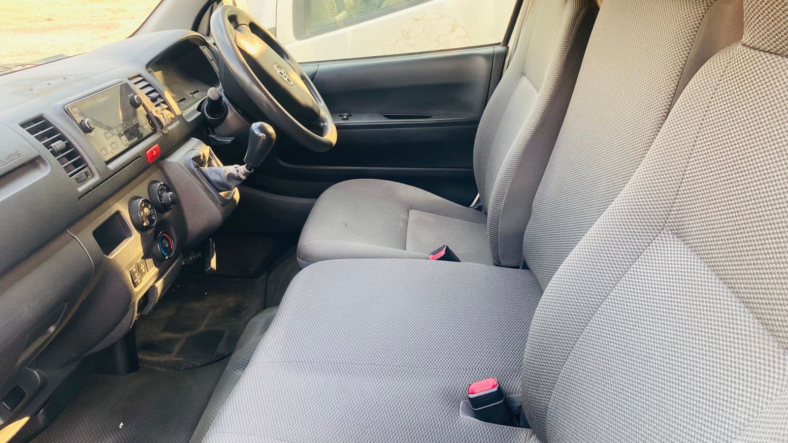 Toyota Hiace — imagem 5