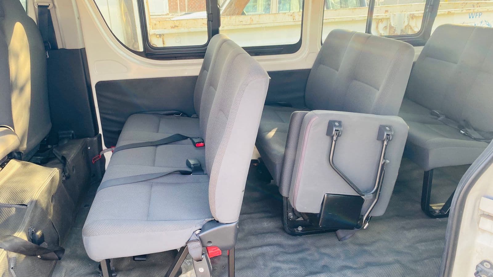 Toyota Hiace — imagem 14