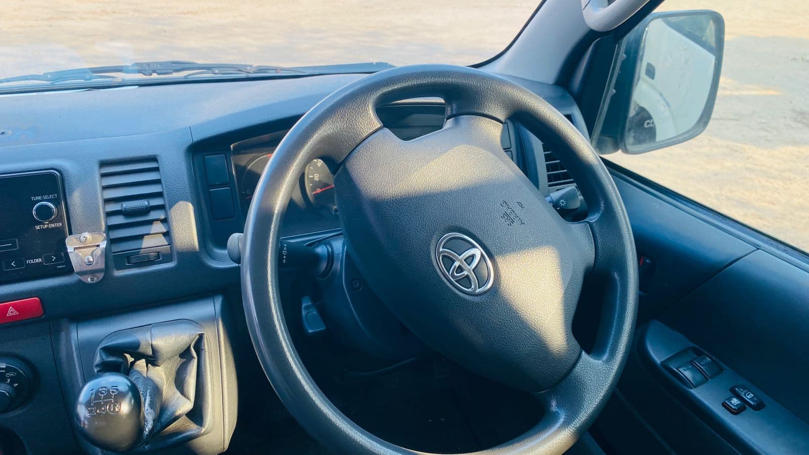 Toyota Hiace — imagem 12