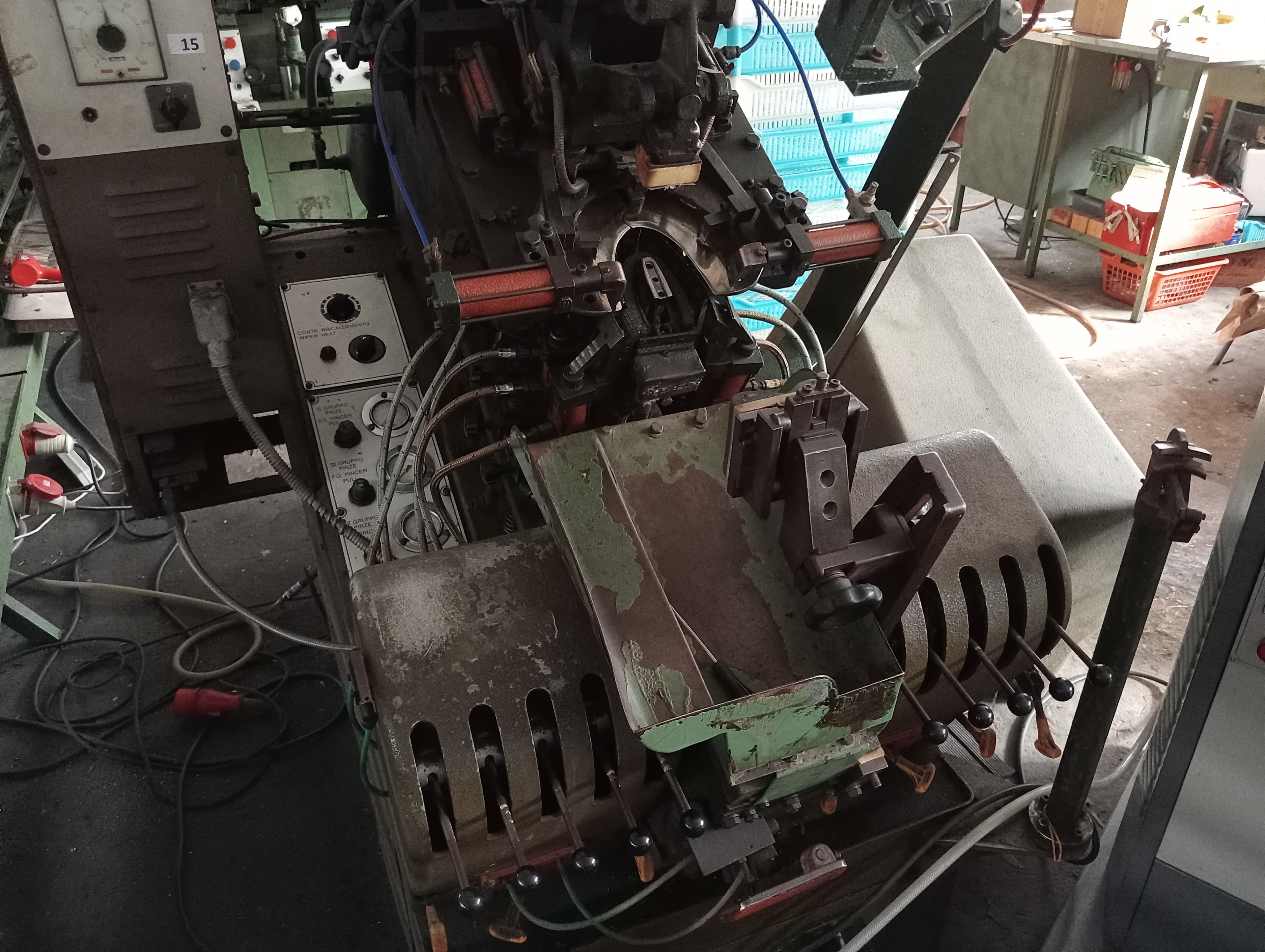 Máquina de Montar Bicos — imagen 2