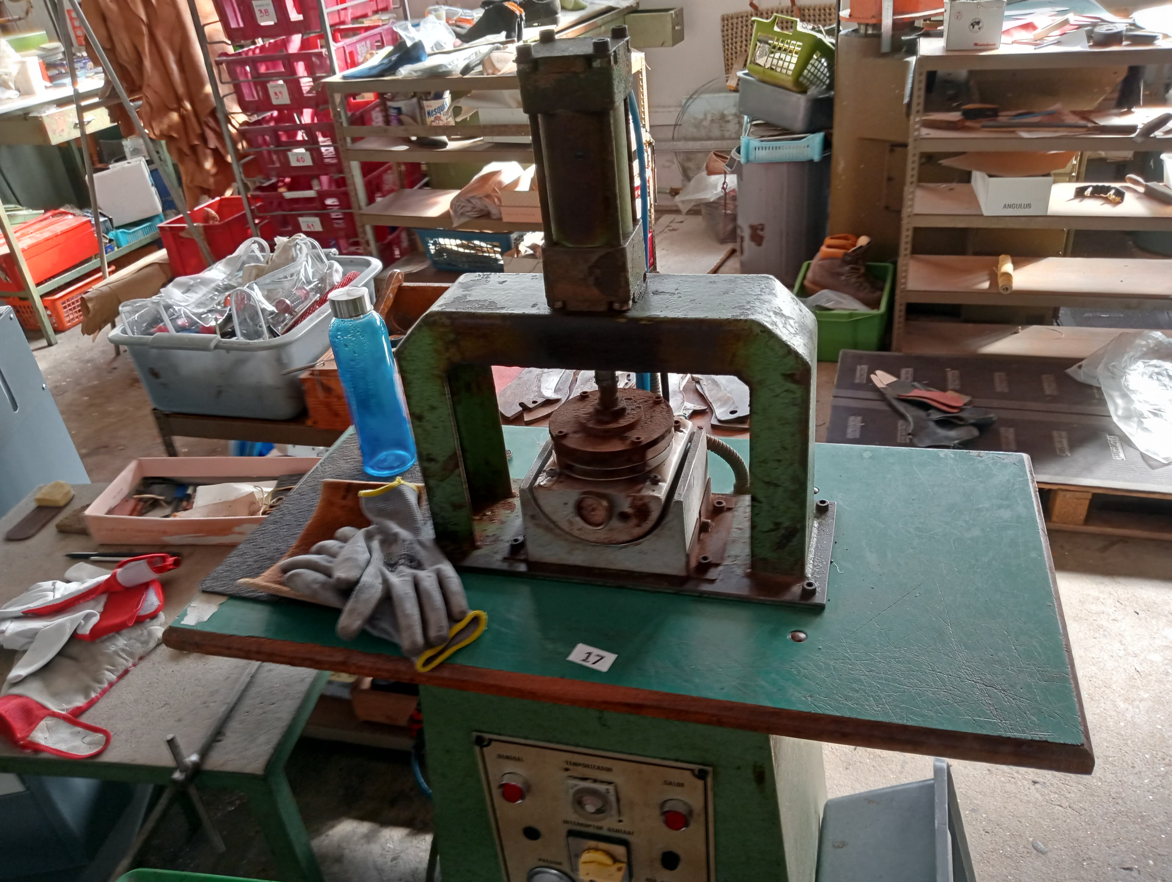 Máquina de Colar Testeiras — imagem 1