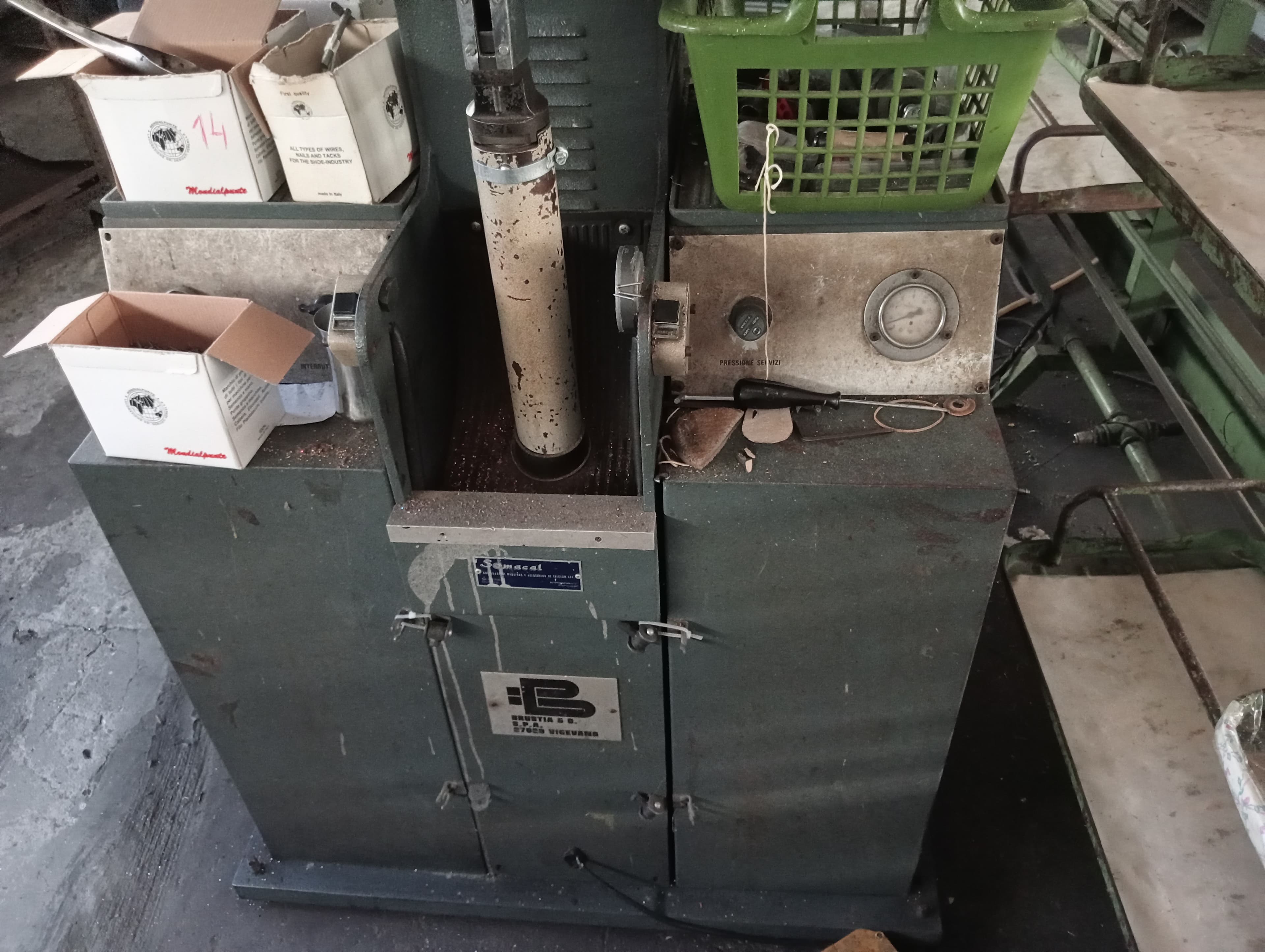 Máquina de Pregar Saltos — imagen 3