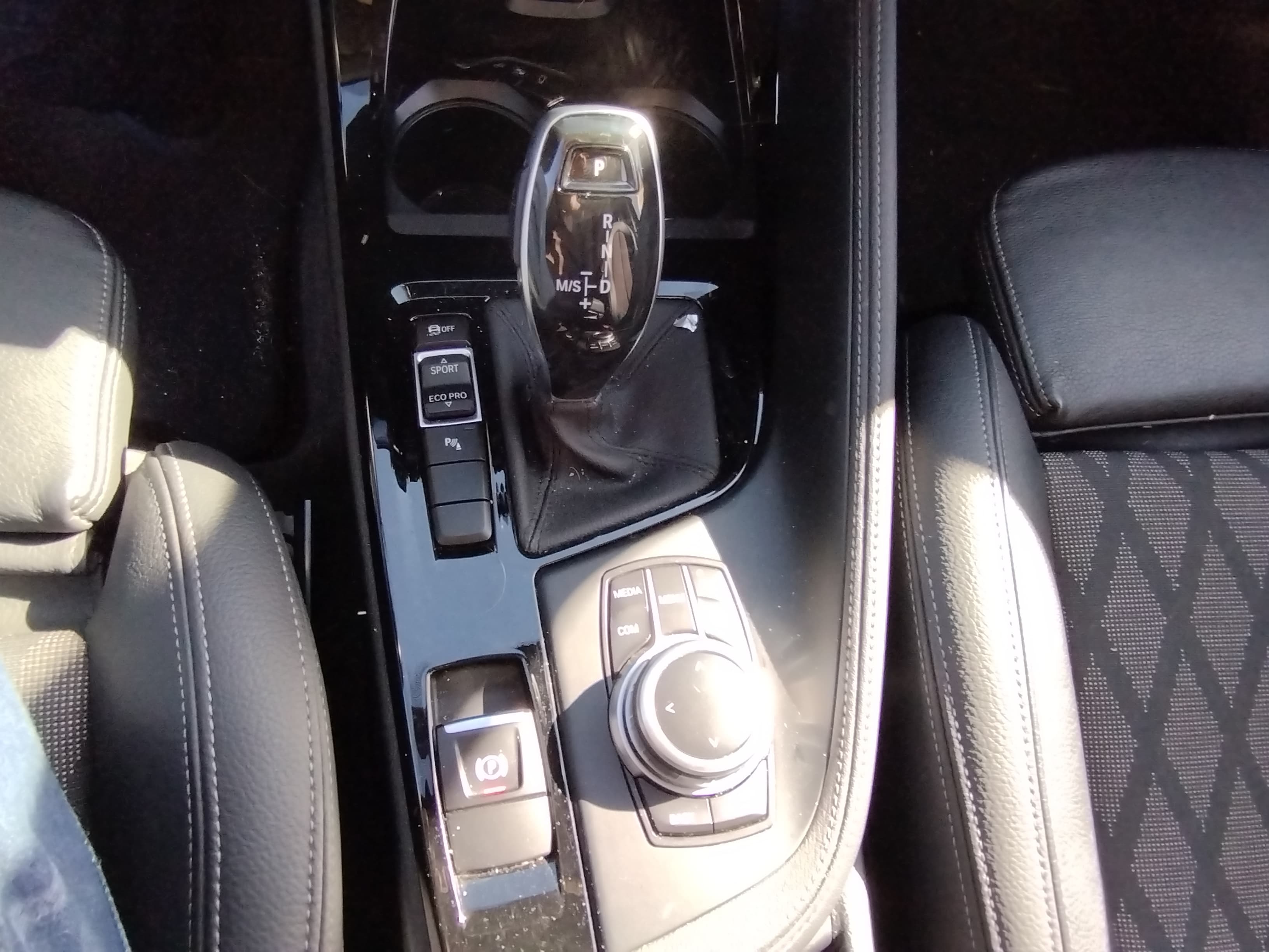 BMW X1 SDrive16D · Ano 2019 — image 19