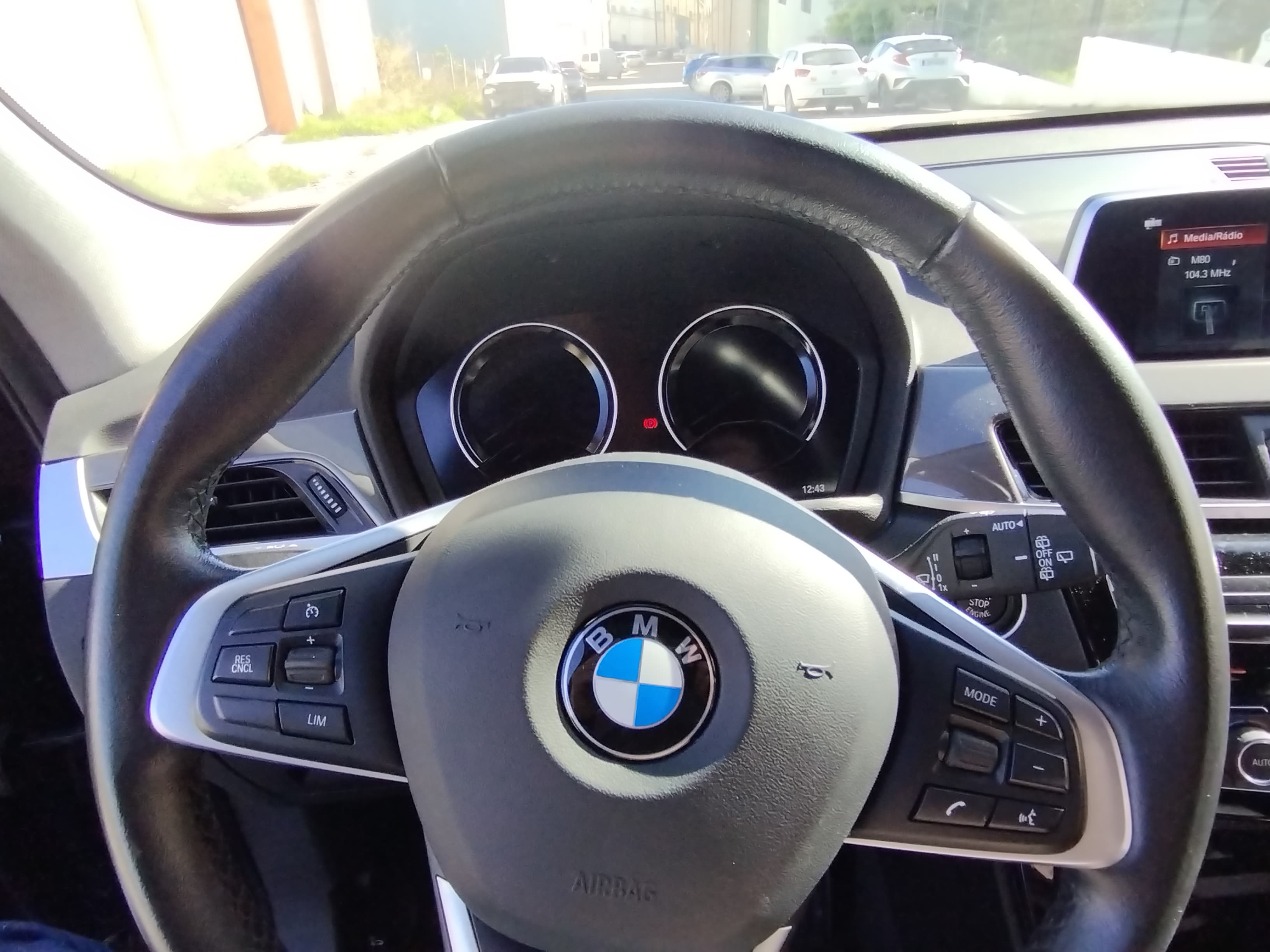 BMW X1 SDrive16D · Ano 2019 — image 15