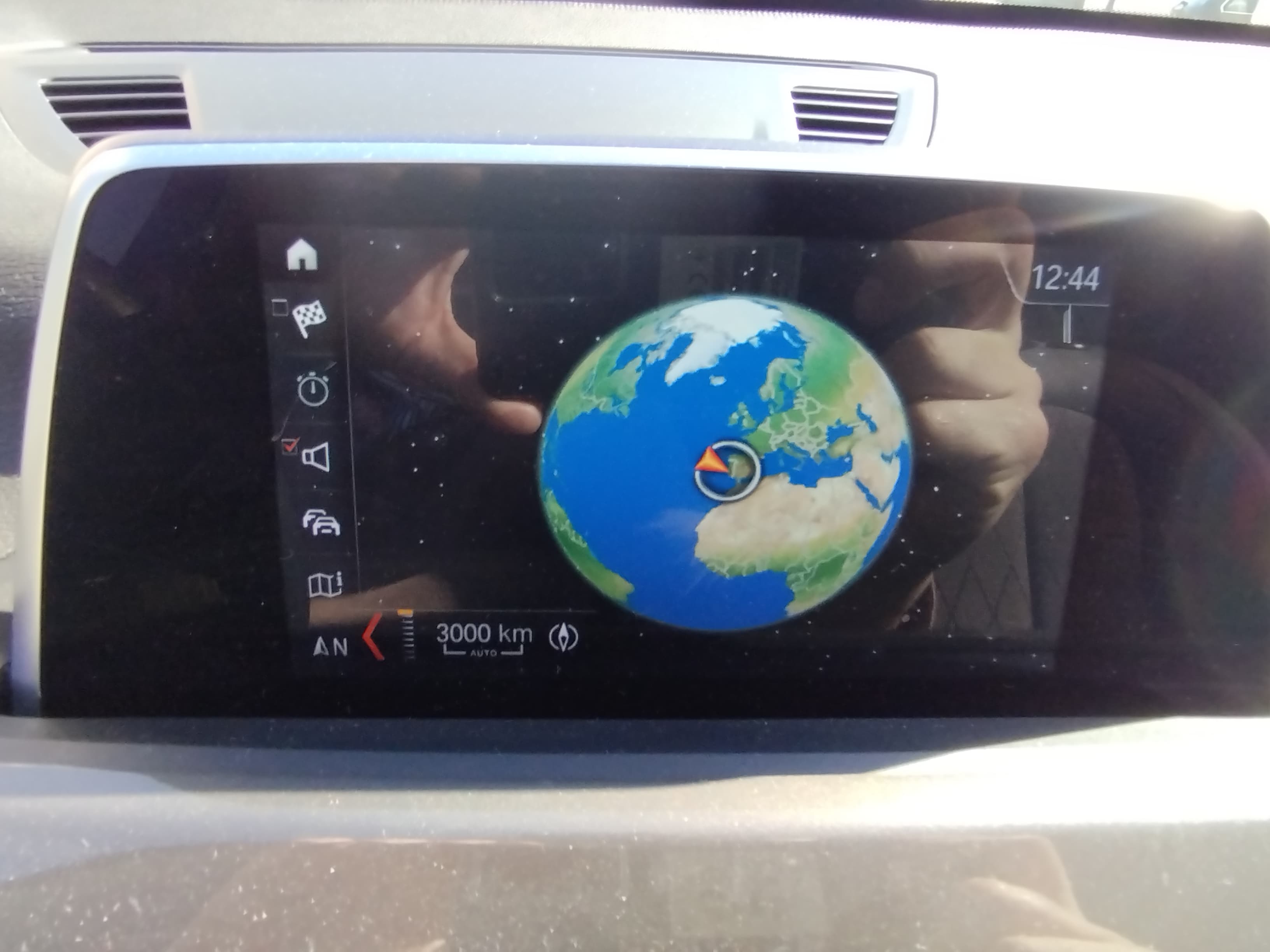 BMW X1 SDrive16D · Ano 2019 — image 18